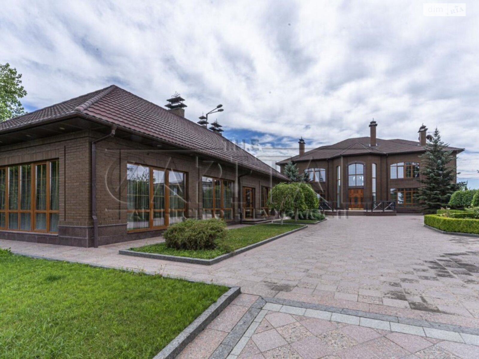двоповерховий будинок бесідка, 503 кв. м, цегла. Продаж у Осещині фото 1 двоповерховий будинок бесідка, 503 кв. м, цегла. Продаж у Осещині фото 1