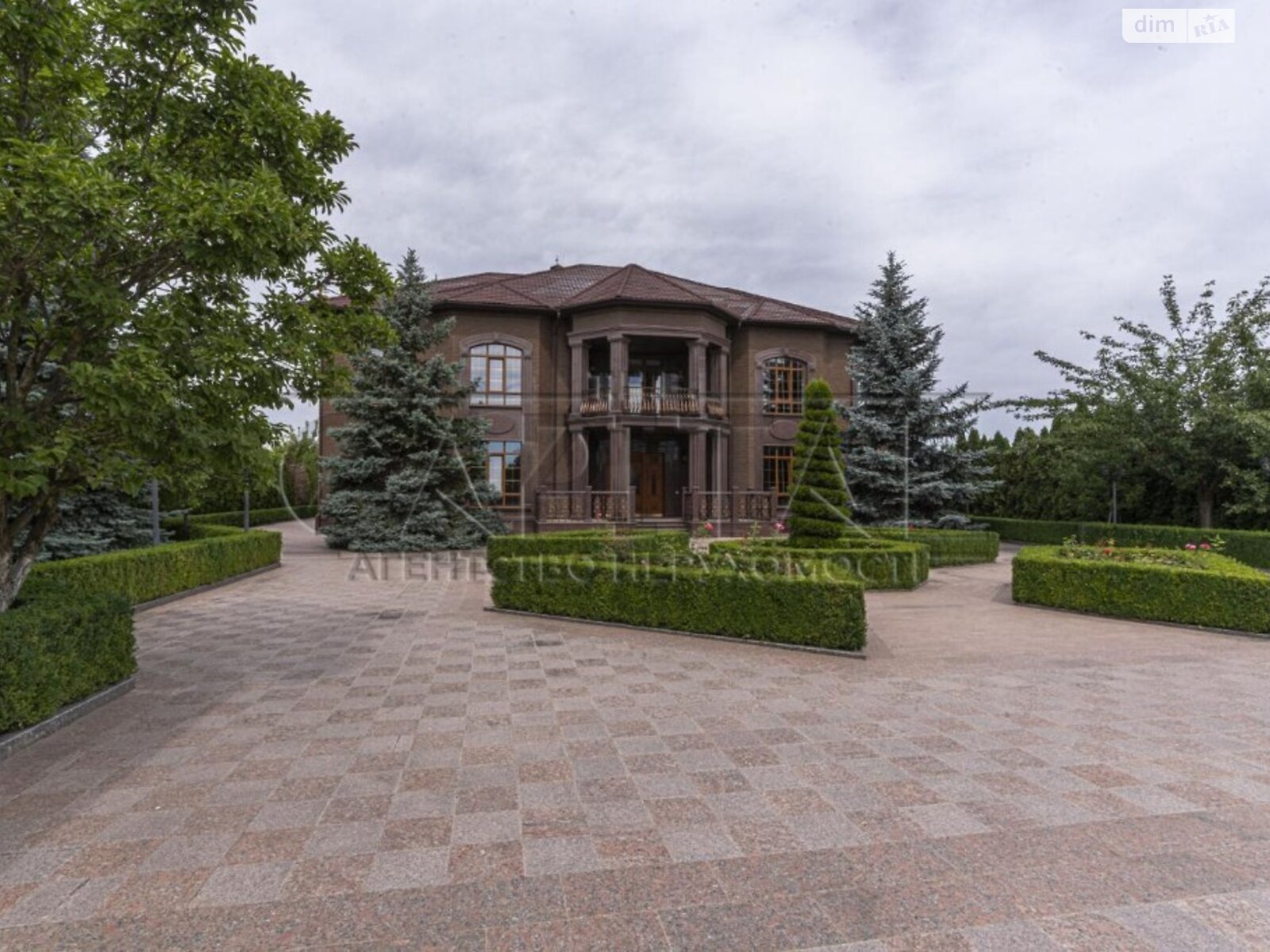 двоповерховий будинок бесідка, 503 кв. м, цегла. Продаж у Осещині фото 1 двоповерховий будинок бесідка, 503 кв. м, цегла. Продаж у Осещині фото 1