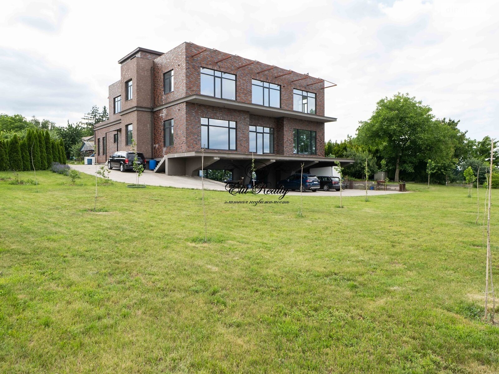 двоповерховий будинок з опаленням, 1035 кв. м, цегла. Продаж в Вишгороді, район Вишгород фото 1 двоповерховий будинок з опаленням, 1035 кв. м, цегла. Продаж в Вишгороді, район Вишгород фото 1