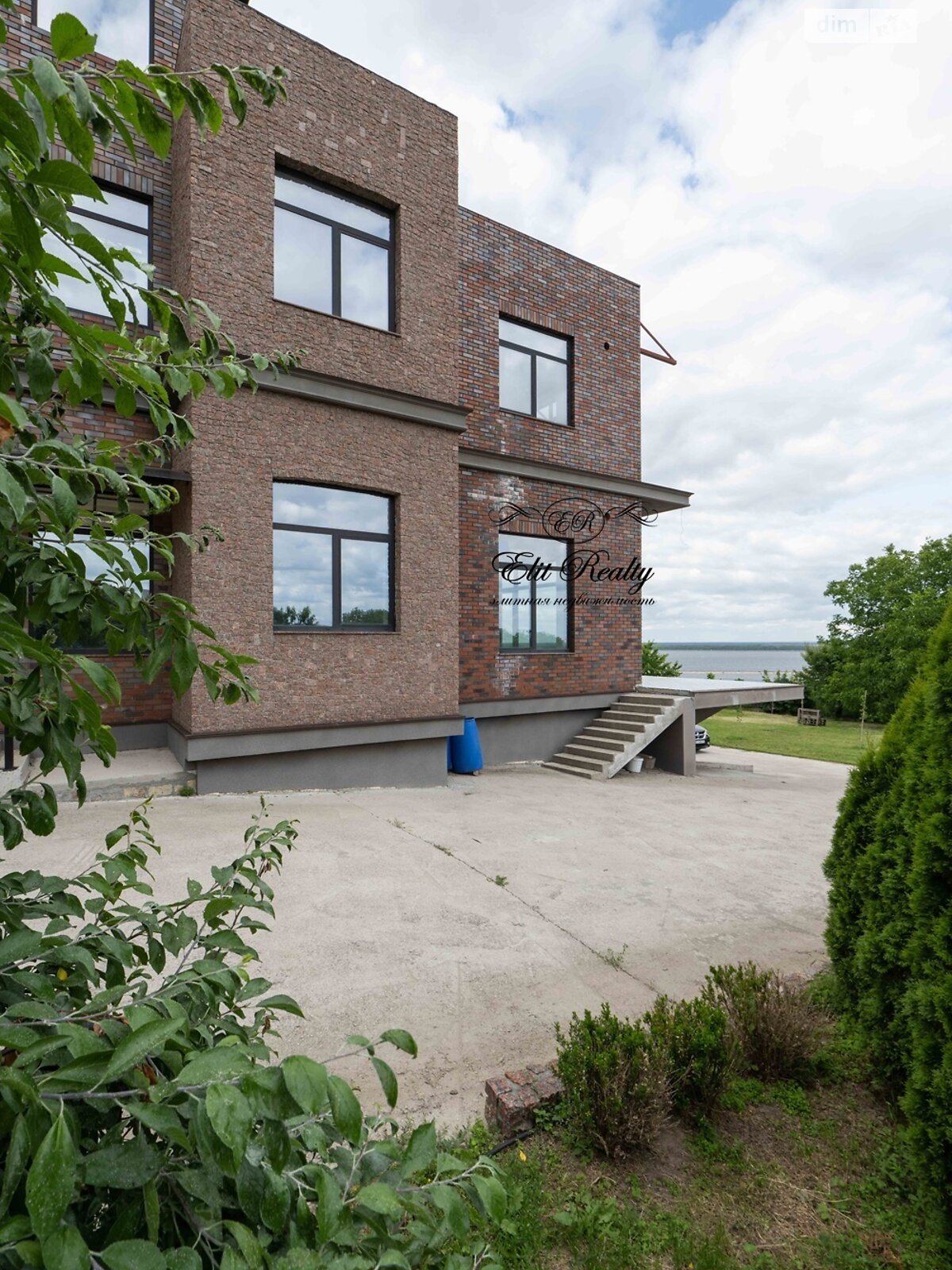 двоповерховий будинок з опаленням, 1035 кв. м, цегла. Продаж в Вишгороді, район Вишгород фото 1 двоповерховий будинок з опаленням, 1035 кв. м, цегла. Продаж в Вишгороді, район Вишгород фото 1