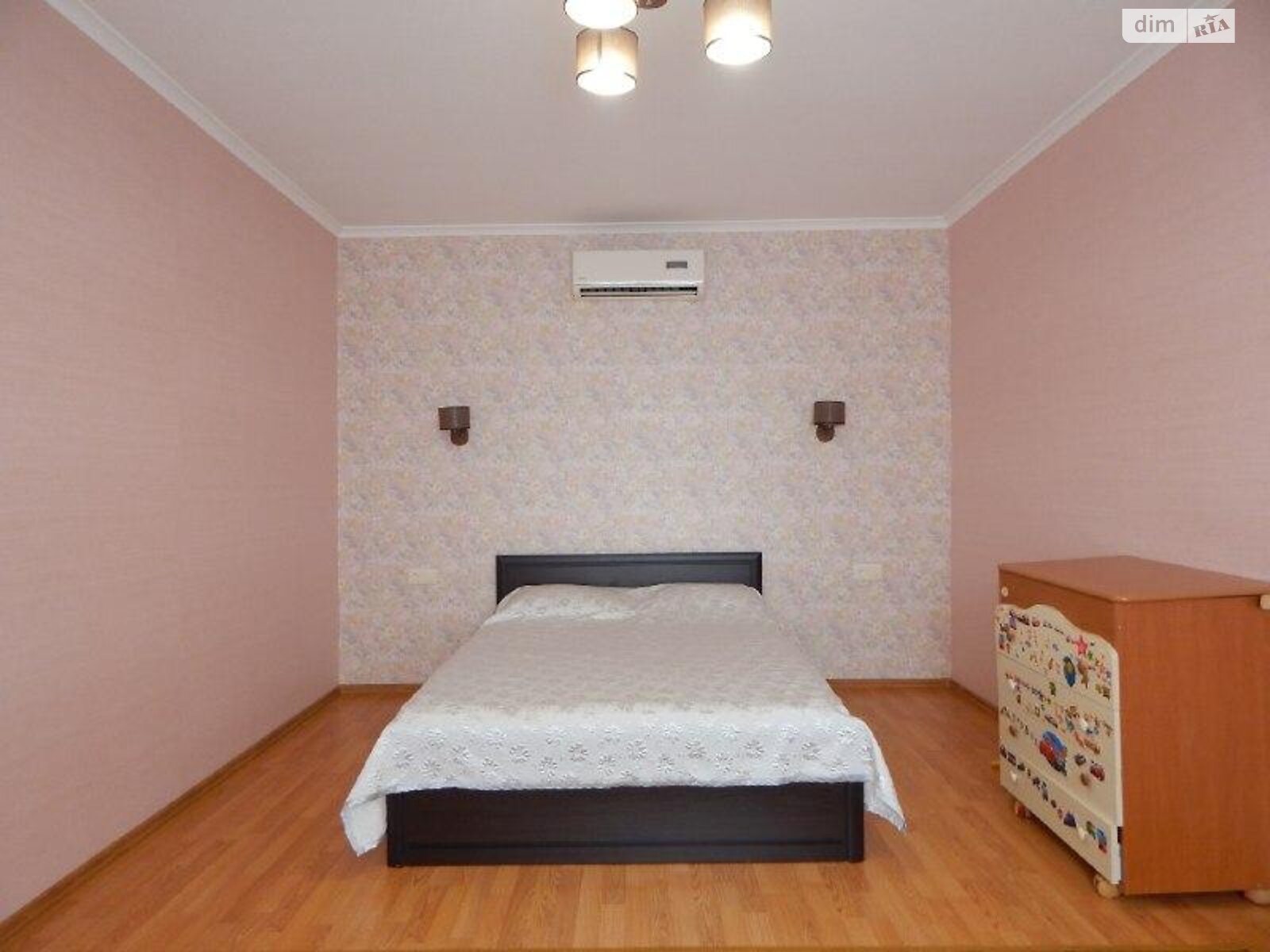 трехэтажный дом, 276 кв. м, пенобетон. Продажа в Высоком фото 1