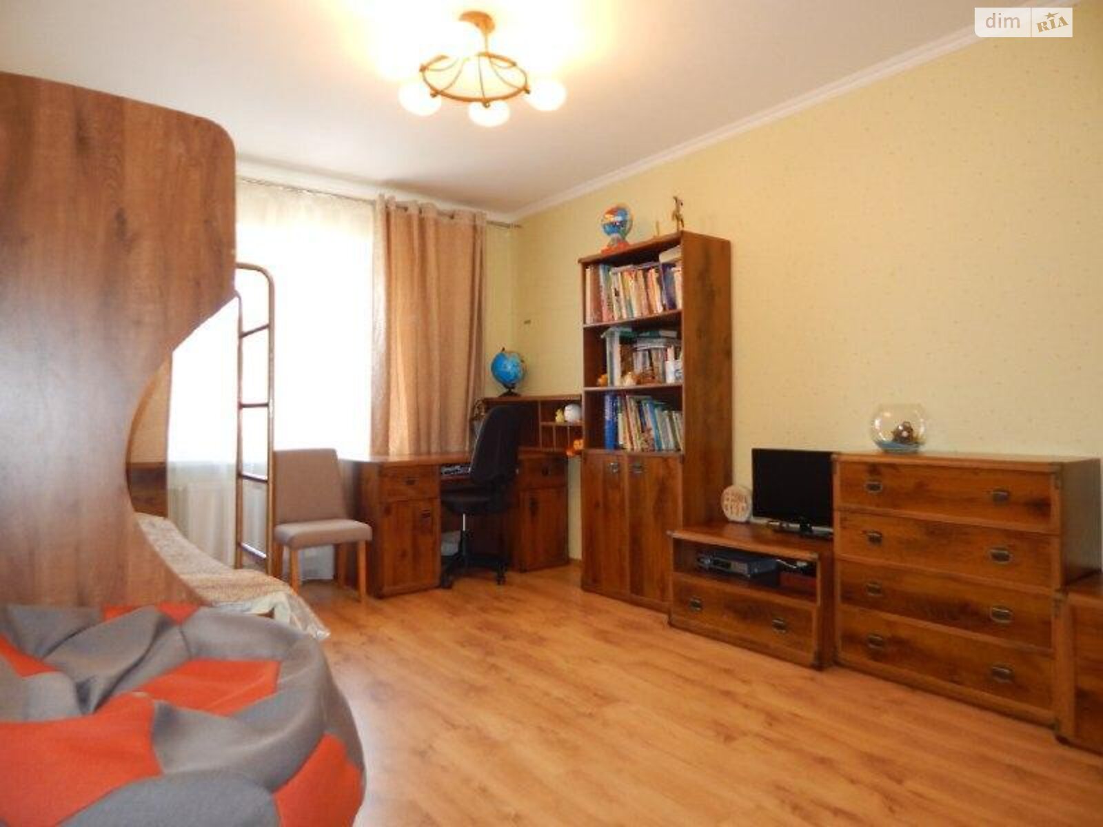 трехэтажный дом, 276 кв. м, пенобетон. Продажа в Высоком фото 1