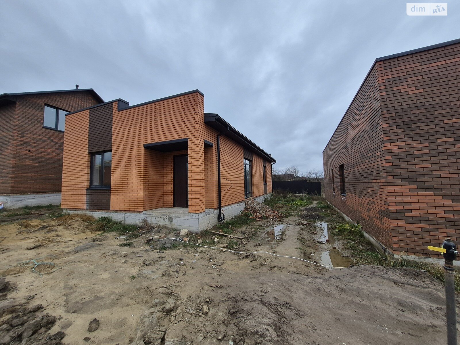 одноэтажный дом с отоплением, 85 кв. м, кирпич. Продажа в Якушинцах фото 1 одноэтажный дом с отоплением, 85 кв. м, кирпич. Продажа в Якушинцах фото 1