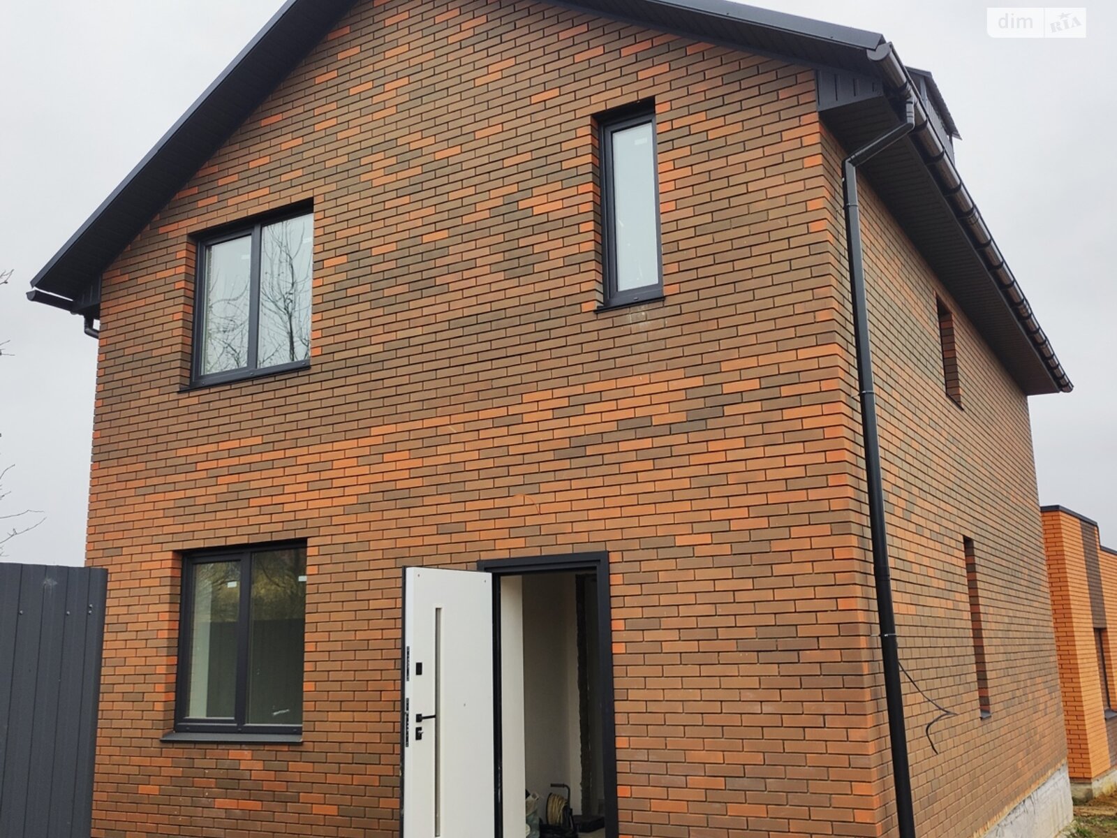 двухэтажный дом, 105 кв. м, кирпич. Продажа в Якушинцах фото 1