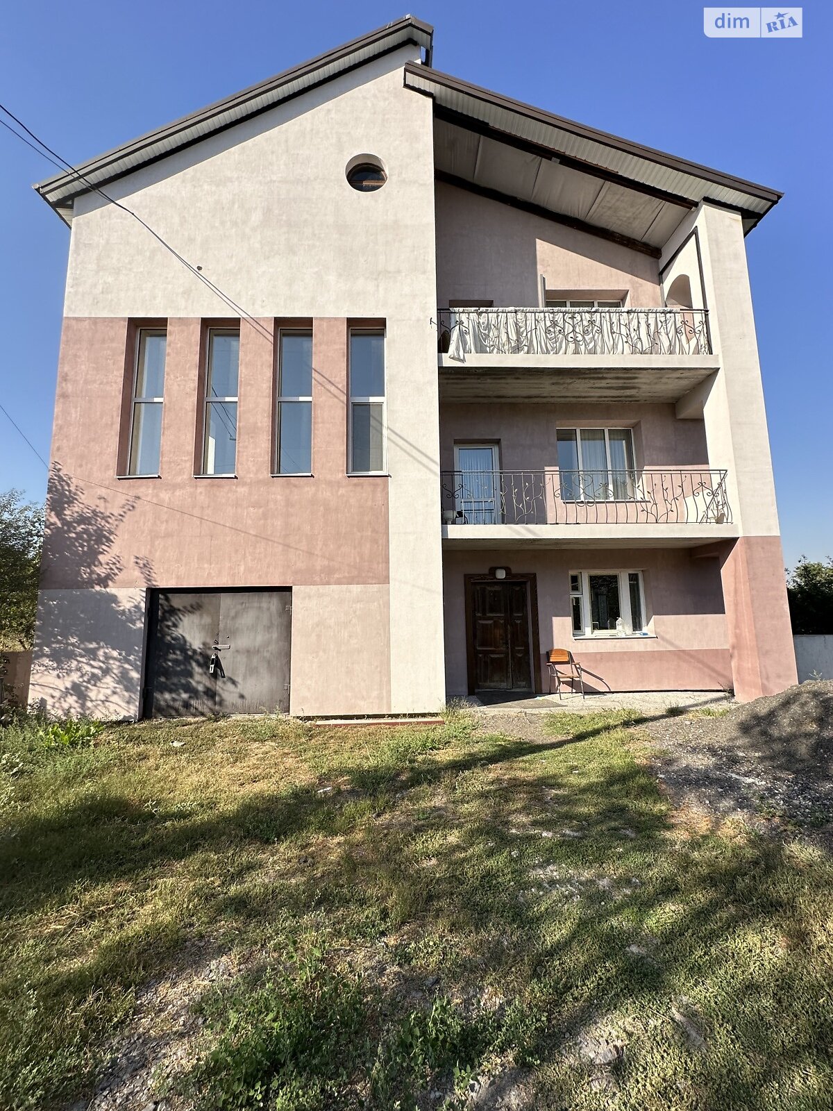 трехэтажный дом с верандой, 330 кв. м, кирпич. Продажа в Якушинцах фото 1 трехэтажный дом с верандой, 330 кв. м, кирпич. Продажа в Якушинцах фото 1