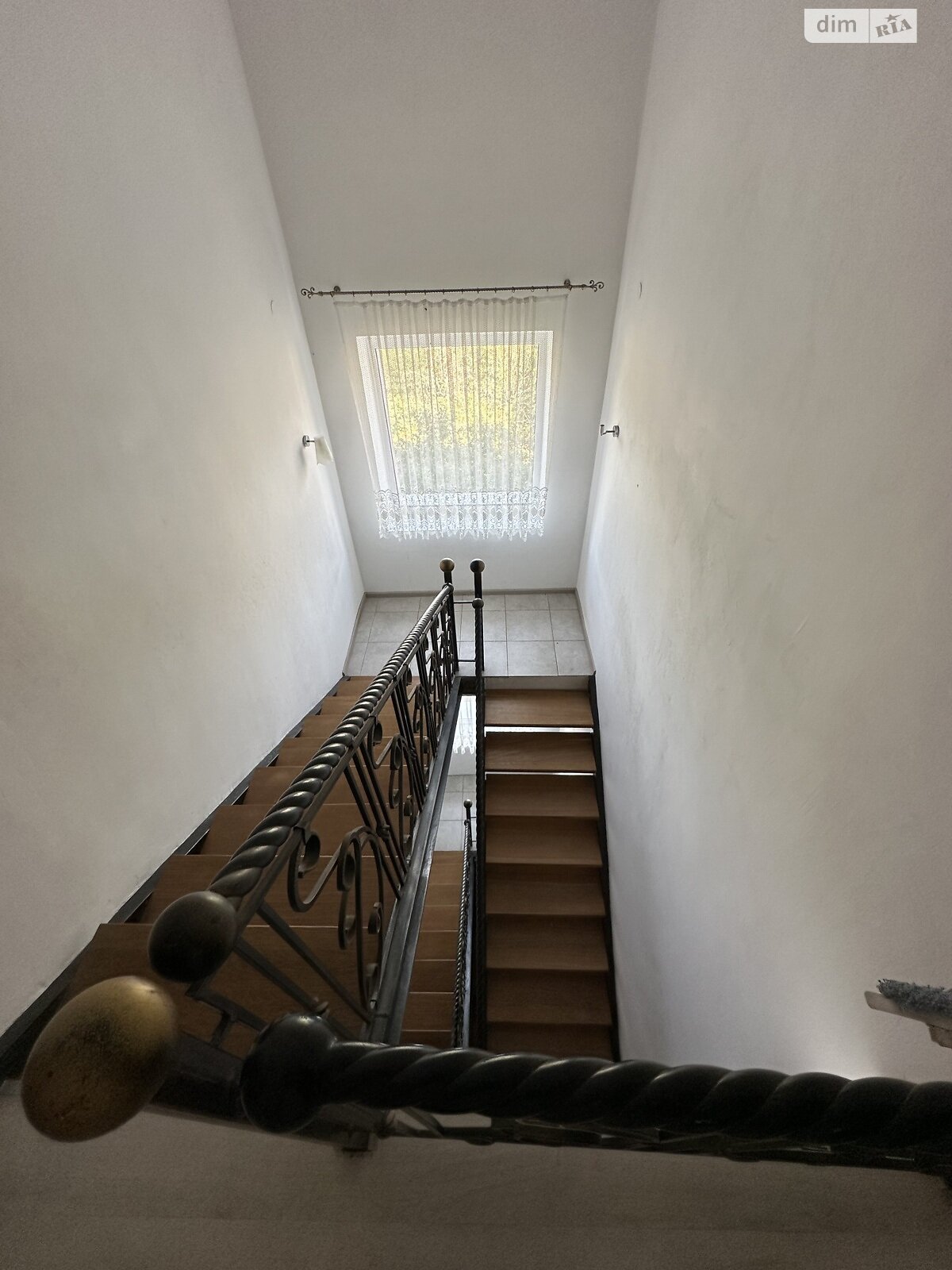 трехэтажный дом с верандой, 330 кв. м, кирпич. Продажа в Якушинцах фото 1 трехэтажный дом с верандой, 330 кв. м, кирпич. Продажа в Якушинцах фото 1