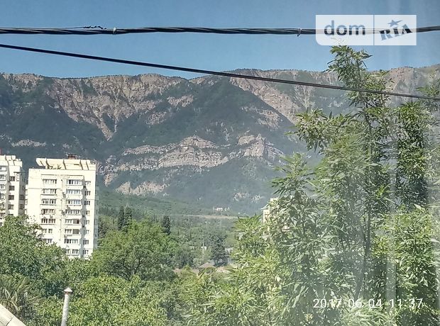 трехэтажный дом с подвалом, 142 кв. м, ракушечник (ракушняк). Продажа в Ялте фото 1 трехэтажный дом с подвалом, 142 кв. м, ракушечник (ракушняк). Продажа в Ялте фото 1