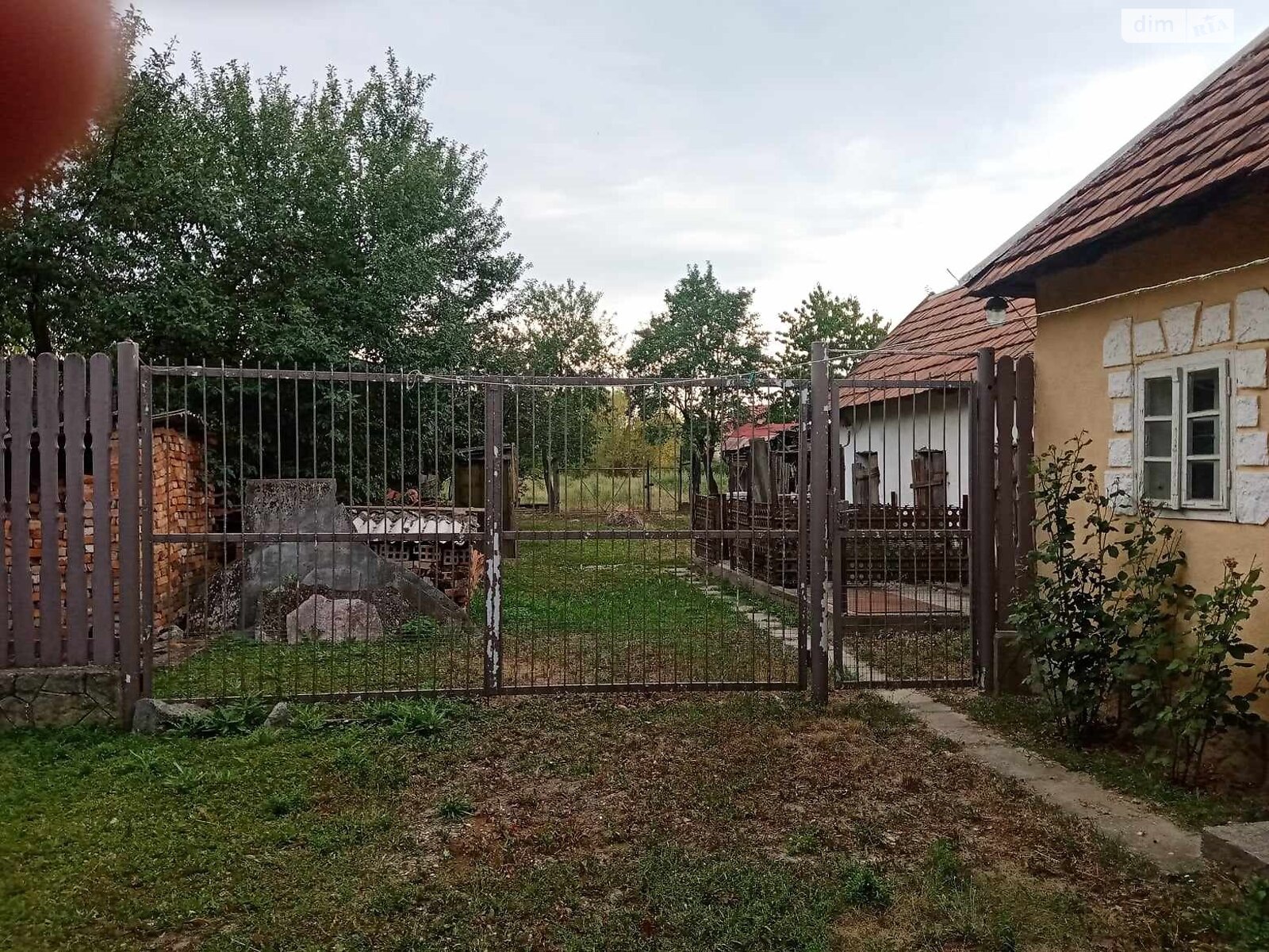 одноэтажный дом, 139.2 кв. м, глинобитный. Продажа в Яноше фото 1 одноэтажный дом, 139.2 кв. м, глинобитный. Продажа в Яноше фото 1