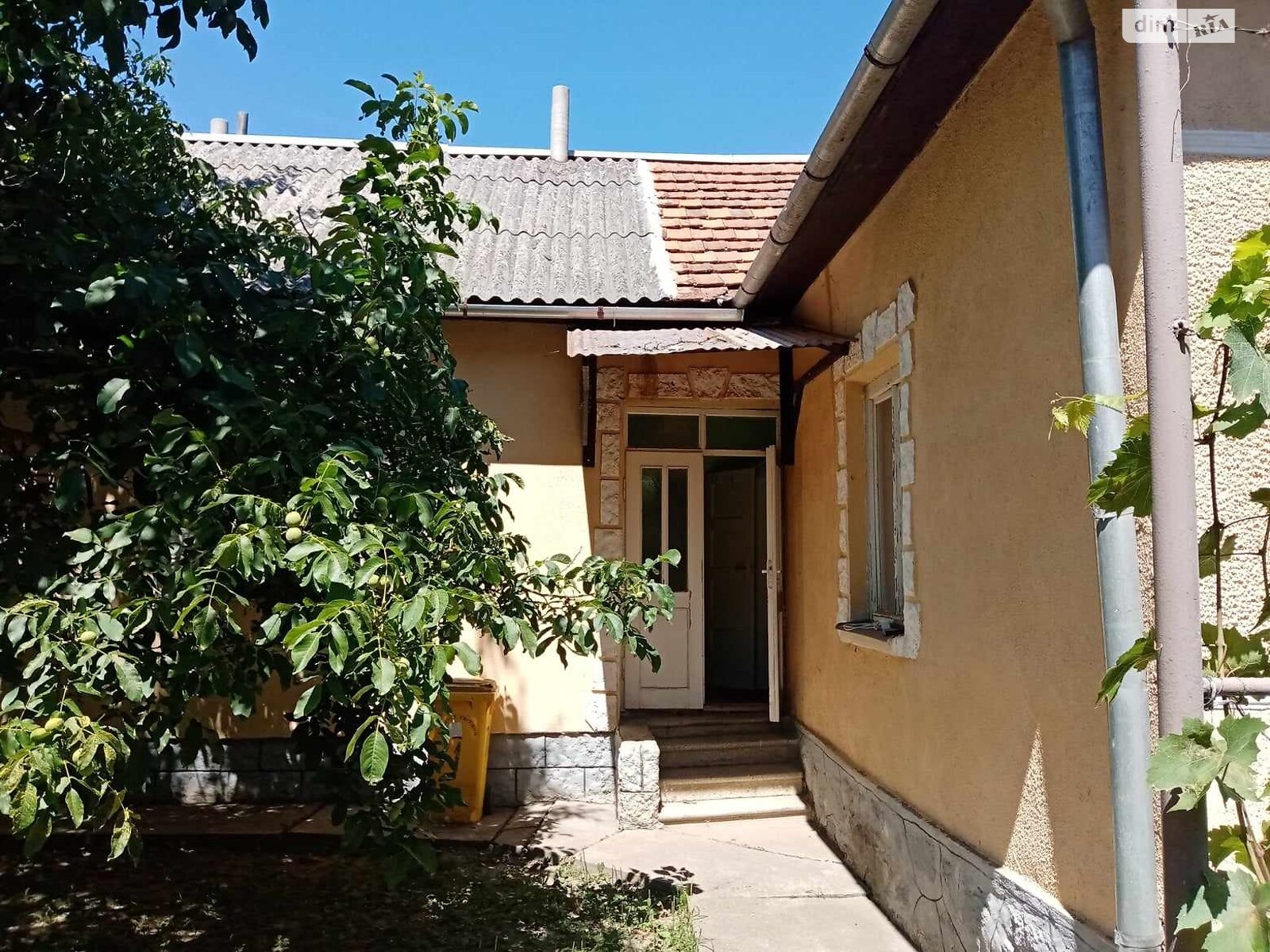 одноэтажный дом, 139.2 кв. м, глинобитный. Продажа в Яноше фото 1 одноэтажный дом, 139.2 кв. м, глинобитный. Продажа в Яноше фото 1