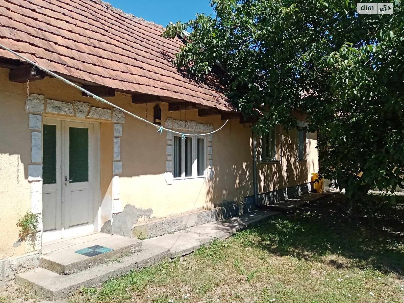 одноэтажный дом, 139.2 кв. м, глинобитный. Продажа в Яноше фото 1 одноэтажный дом, 139.2 кв. м, глинобитный. Продажа в Яноше фото 1