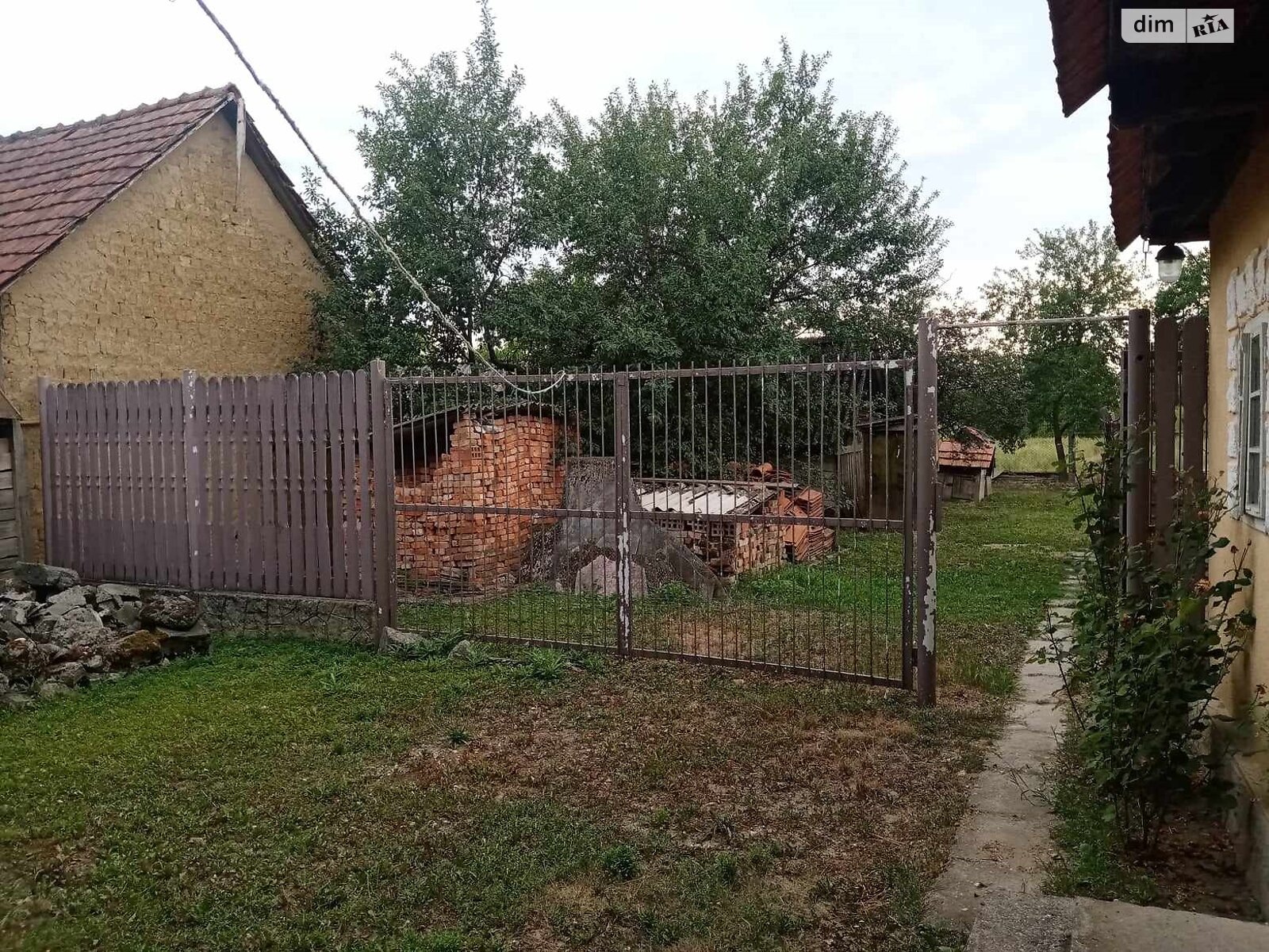 одноэтажный дом, 139.2 кв. м, глинобитный. Продажа в Яноше фото 1 одноэтажный дом, 139.2 кв. м, глинобитный. Продажа в Яноше фото 1