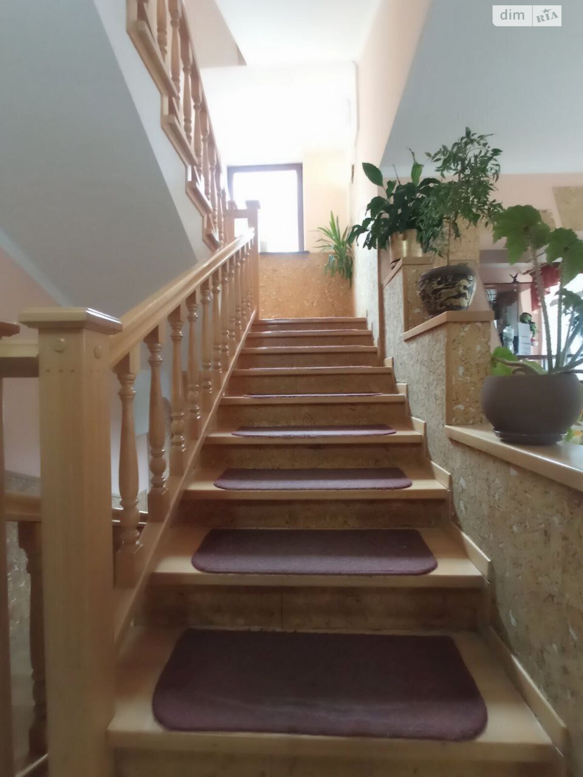 двухэтажный дом с гаражом, 433 кв. м, кирпич. Продажа в Яремче фото 1 двухэтажный дом с гаражом, 433 кв. м, кирпич. Продажа в Яремче фото 1