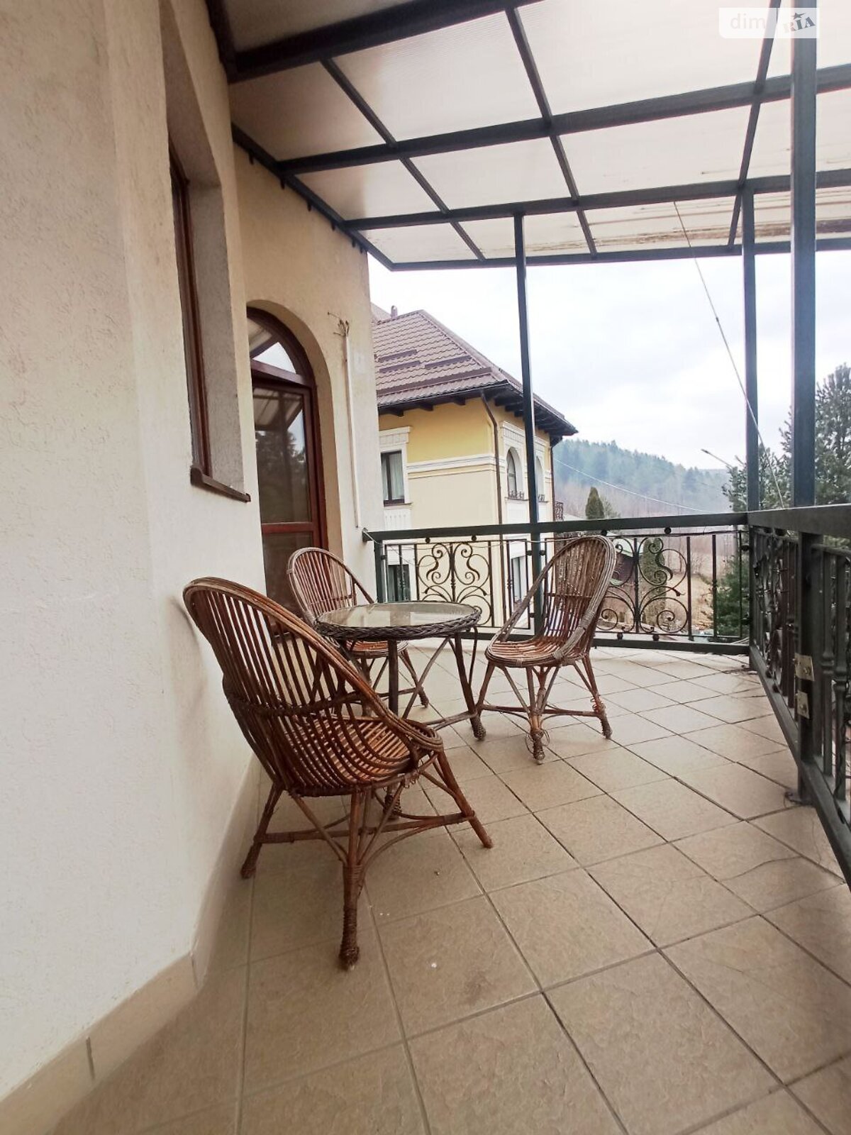 двухэтажный дом с гаражом, 433 кв. м, кирпич. Продажа в Яремче фото 1 двухэтажный дом с гаражом, 433 кв. м, кирпич. Продажа в Яремче фото 1