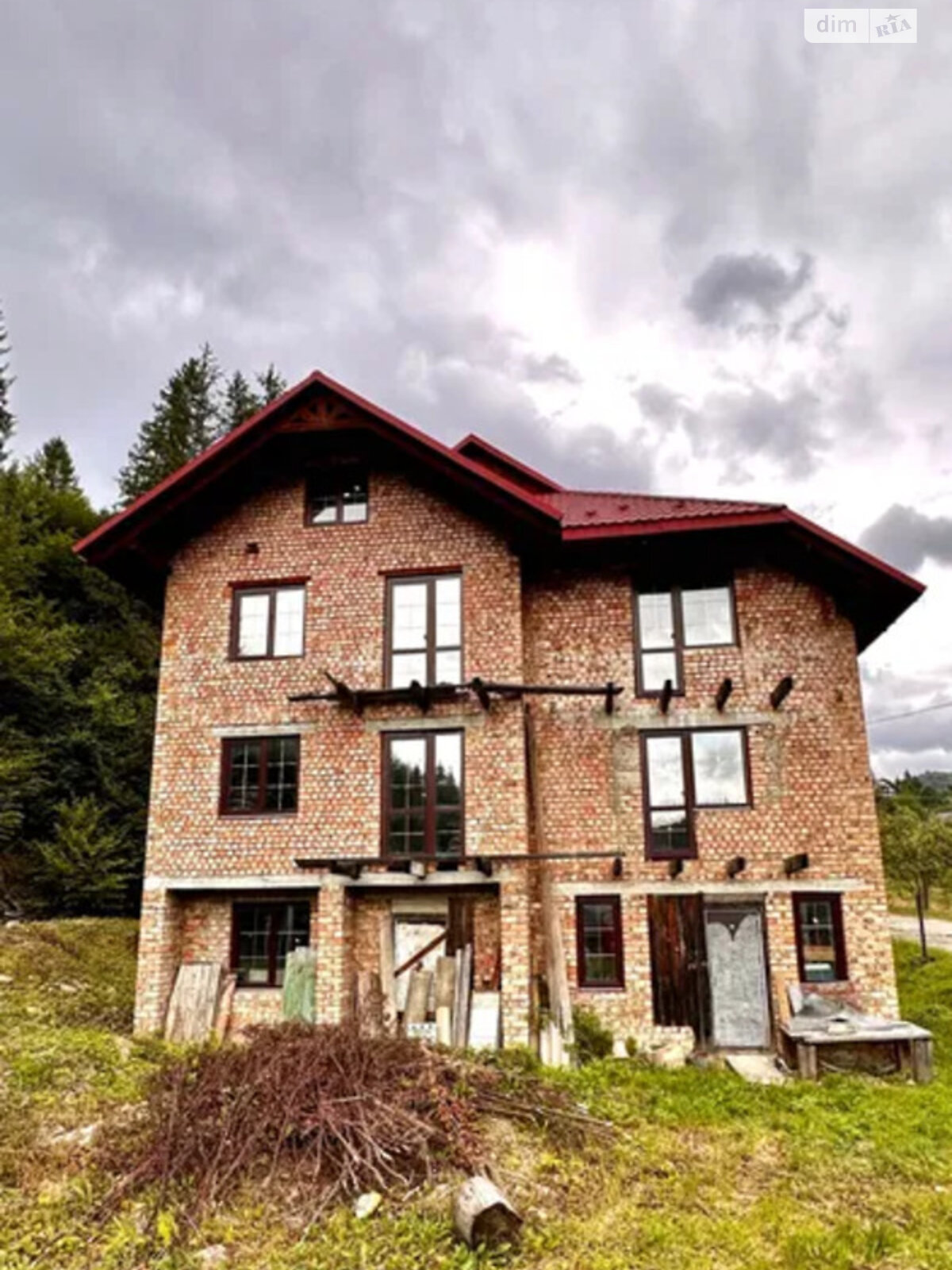 трехэтажный дом с мансардой, 274 кв. м, кирпич. Продажа в Яремче фото 1 трехэтажный дом с мансардой, 274 кв. м, кирпич. Продажа в Яремче фото 1