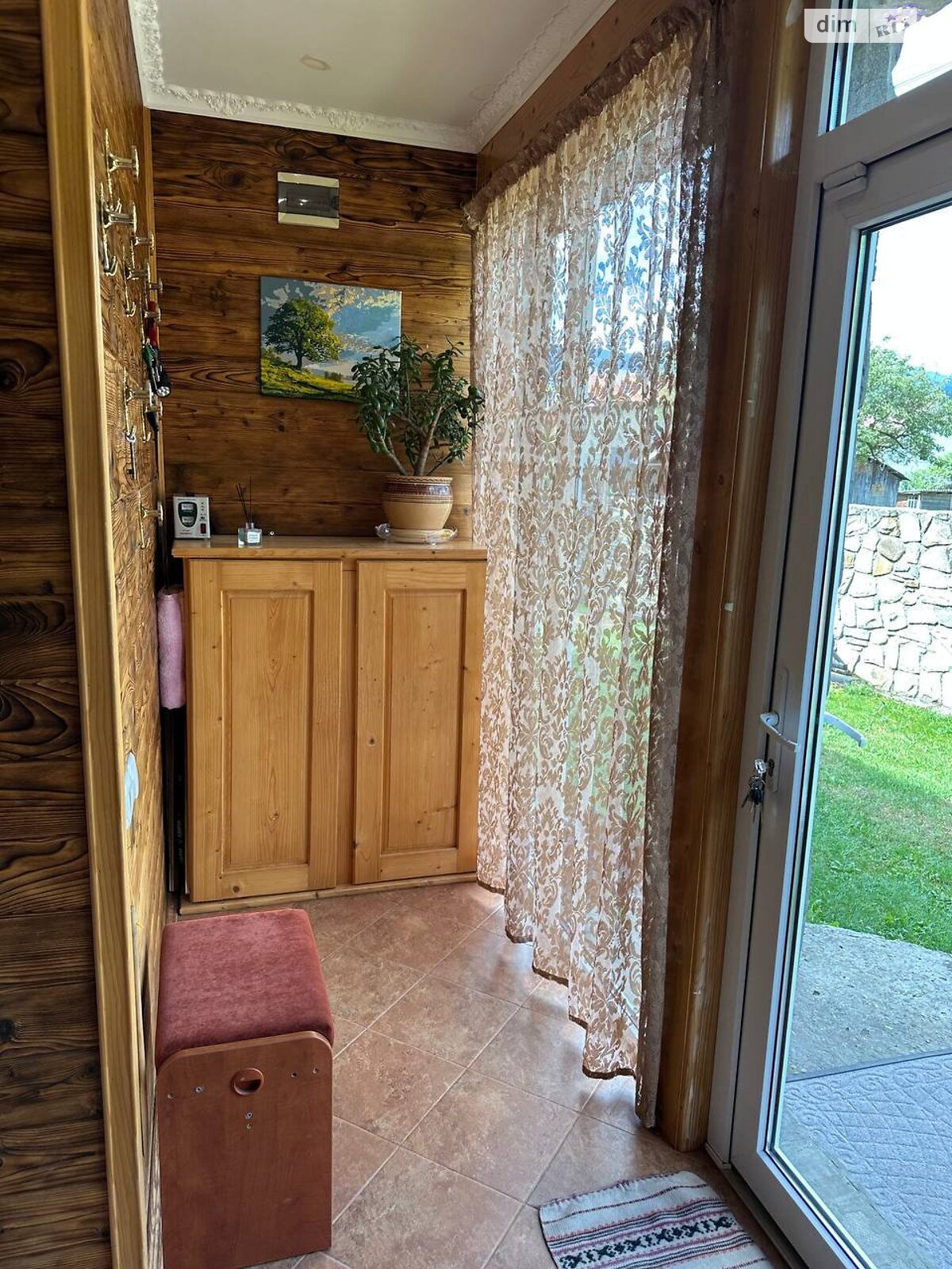 одноэтажный дом с отоплением, 95.8 кв. м, дерево и кирпич. Продажа в Яремче фото 1