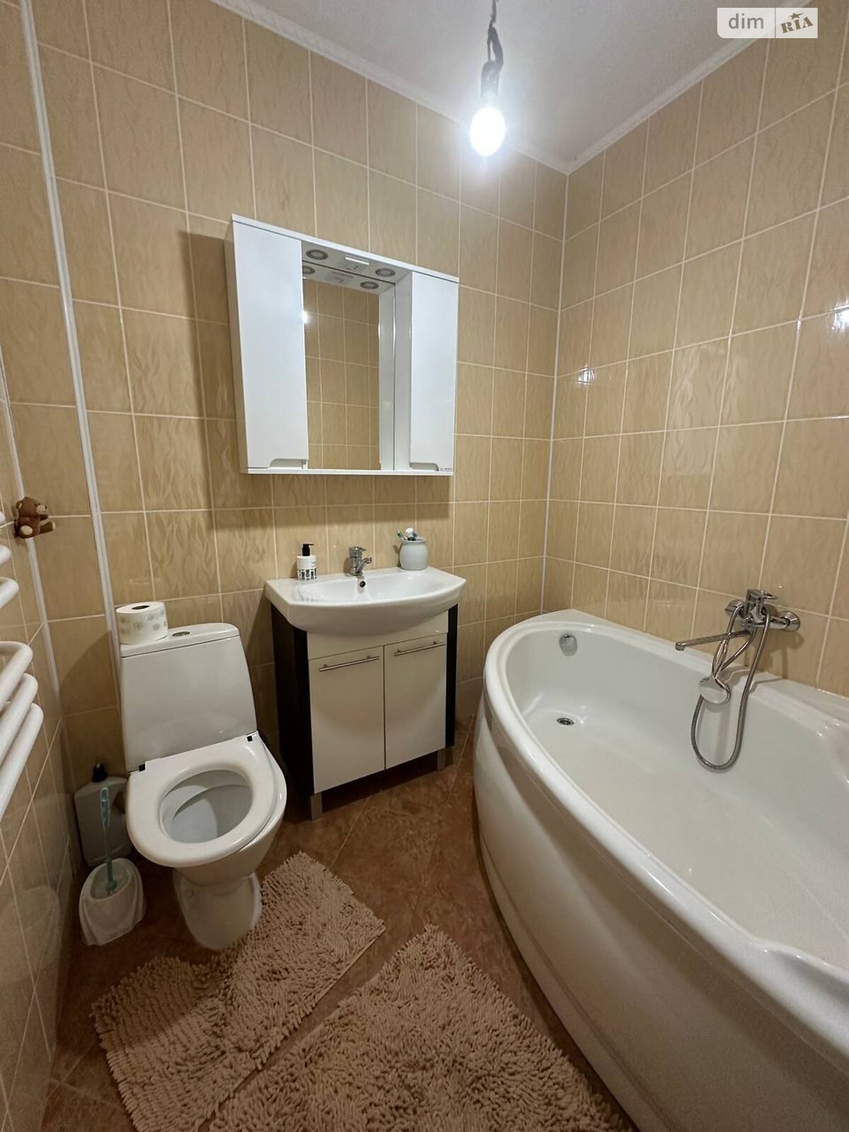 одноэтажный дом с отоплением, 95.8 кв. м, дерево и кирпич. Продажа в Яремче фото 1