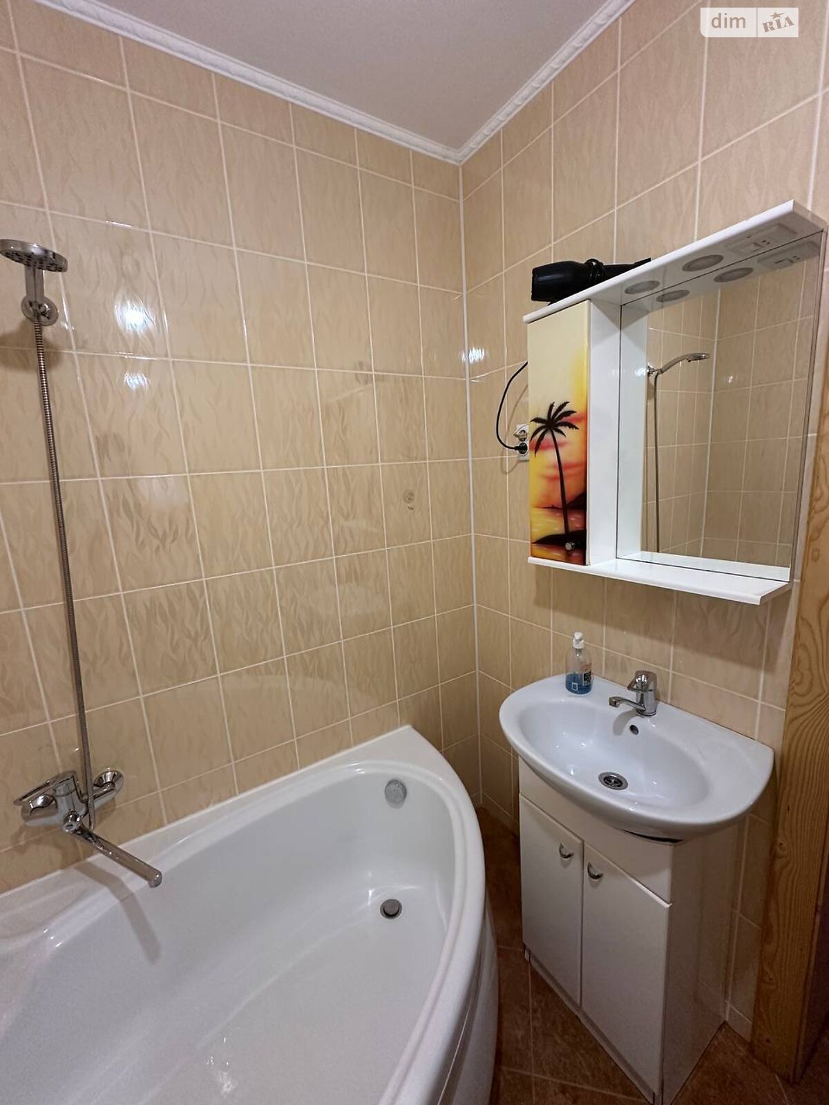 одноэтажный дом с отоплением, 95.8 кв. м, дерево и кирпич. Продажа в Яремче фото 1