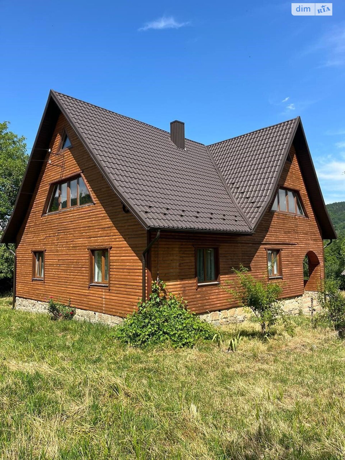трехэтажный дом с отоплением, 240 кв. м, дерево и кирпич. Продажа в Яремче район Яремче фото 1