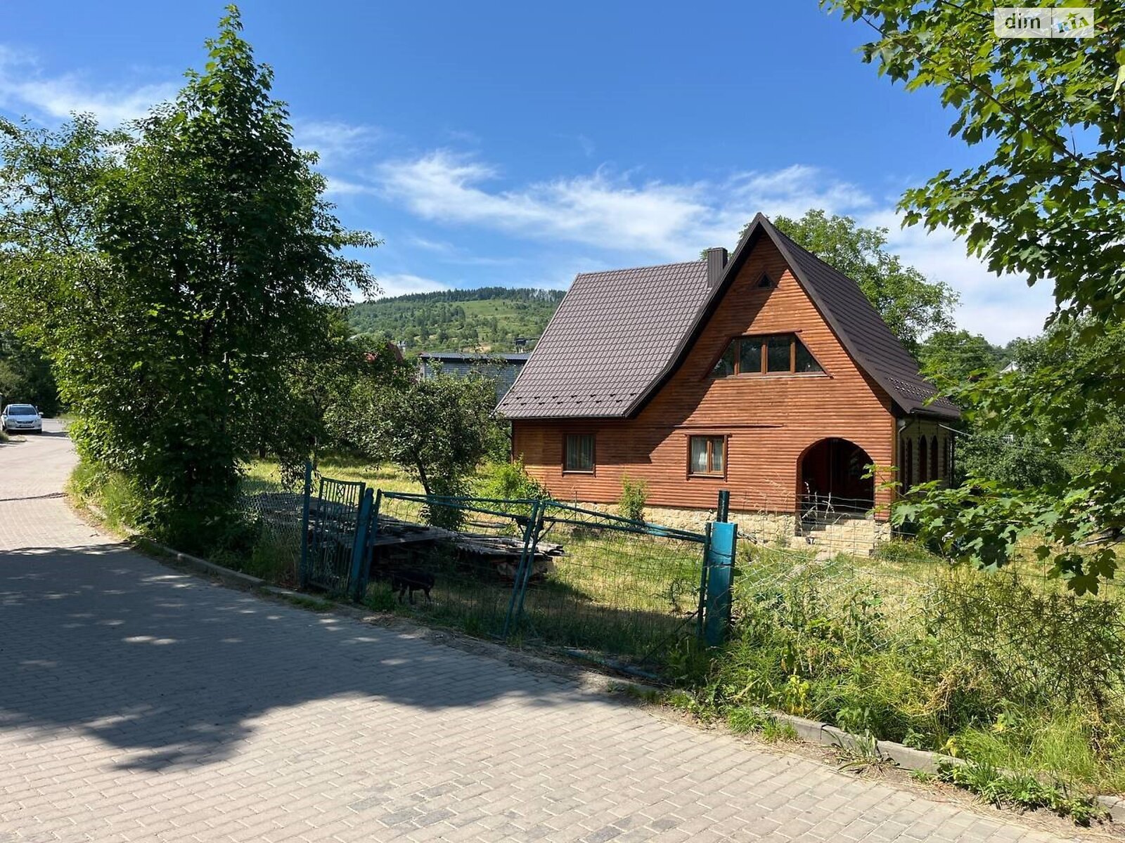 трехэтажный дом с отоплением, 240 кв. м, дерево и кирпич. Продажа в Яремче район Яремче фото 1