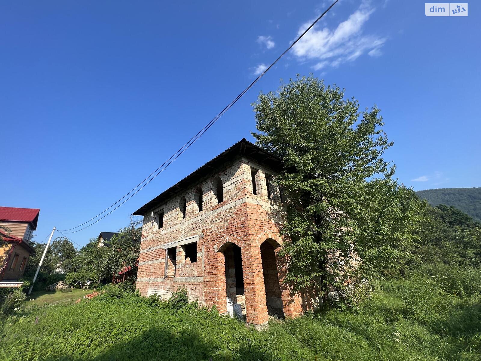 триповерховий будинок з балконом, 390 кв. м, цегла. Продаж в Яремчі, район Яремче фото 1