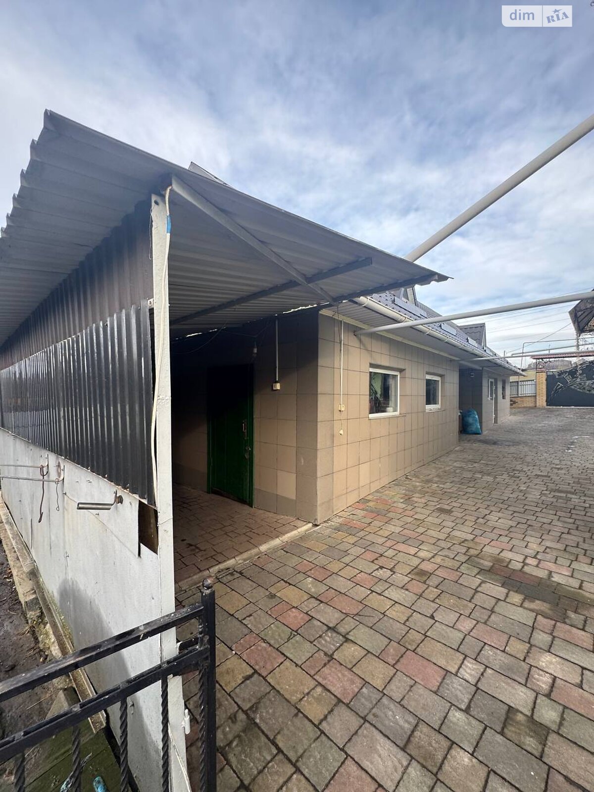 двухэтажный дом с гаражом, 140 кв. м, кирпич. Продажа в Ярмолинцах фото 1