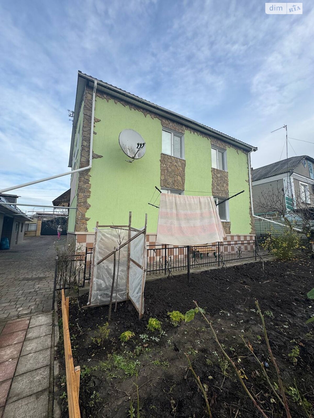 двухэтажный дом с гаражом, 140 кв. м, кирпич. Продажа в Ярмолинцах фото 1