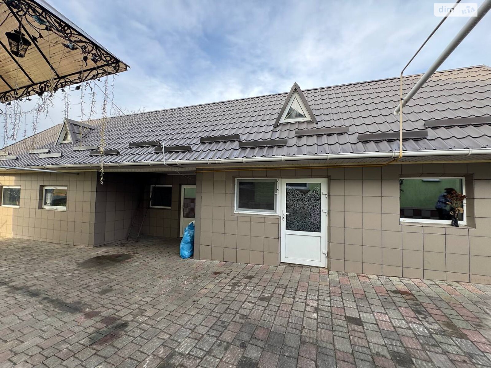 двухэтажный дом с гаражом, 140 кв. м, кирпич. Продажа в Ярмолинцах фото 1