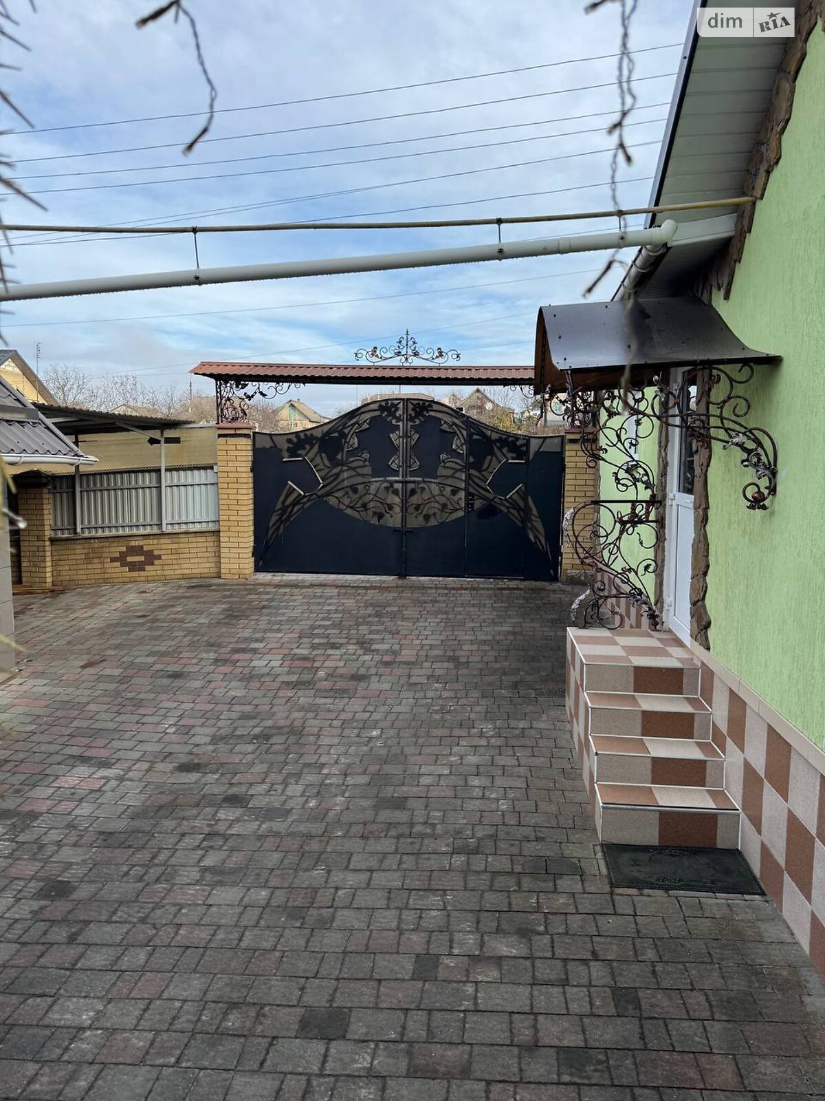 двухэтажный дом с гаражом, 140 кв. м, кирпич. Продажа в Ярмолинцах фото 1