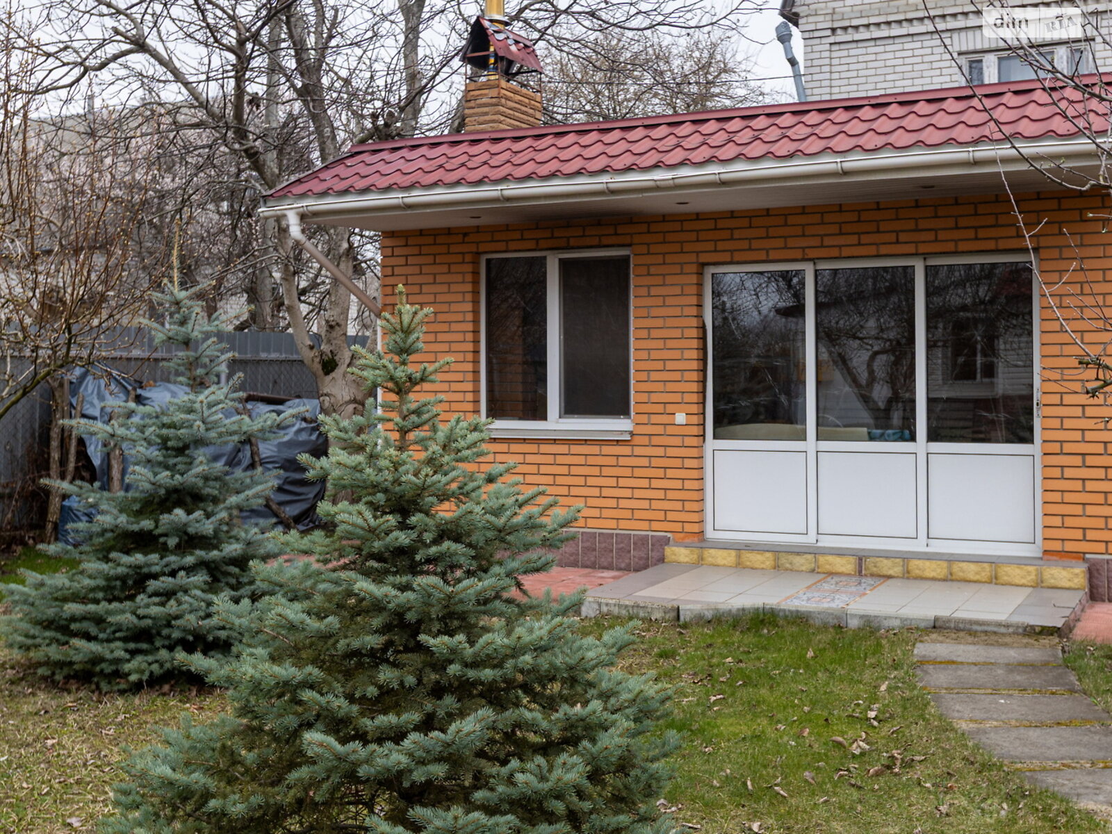 трехэтажный дом, 146.1 кв. м, кирпич. Продажа в Ясногородке фото 1 трехэтажный дом, 146.1 кв. м, кирпич. Продажа в Ясногородке фото 1