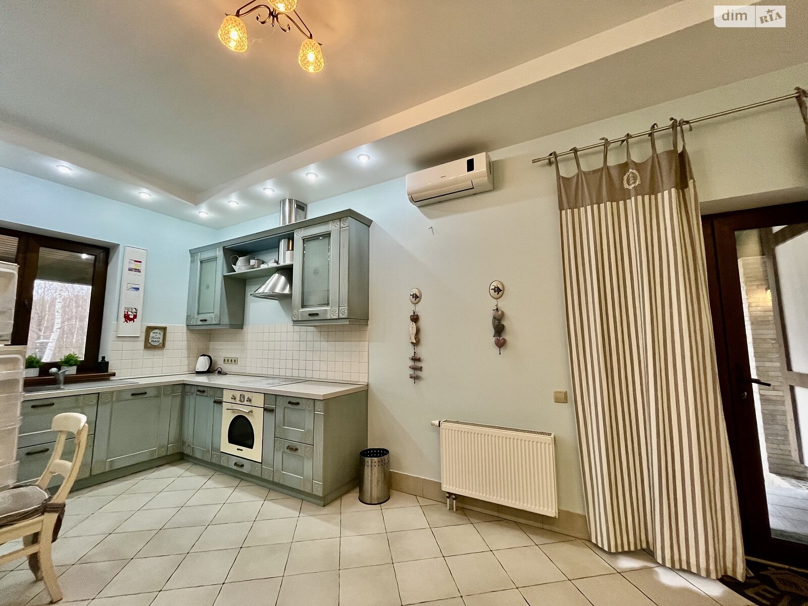 одноэтажный дом с отоплением, 160 кв. м, кирпич. Продажа в Ясногородке фото 1 одноэтажный дом с отоплением, 160 кв. м, кирпич. Продажа в Ясногородке фото 1
