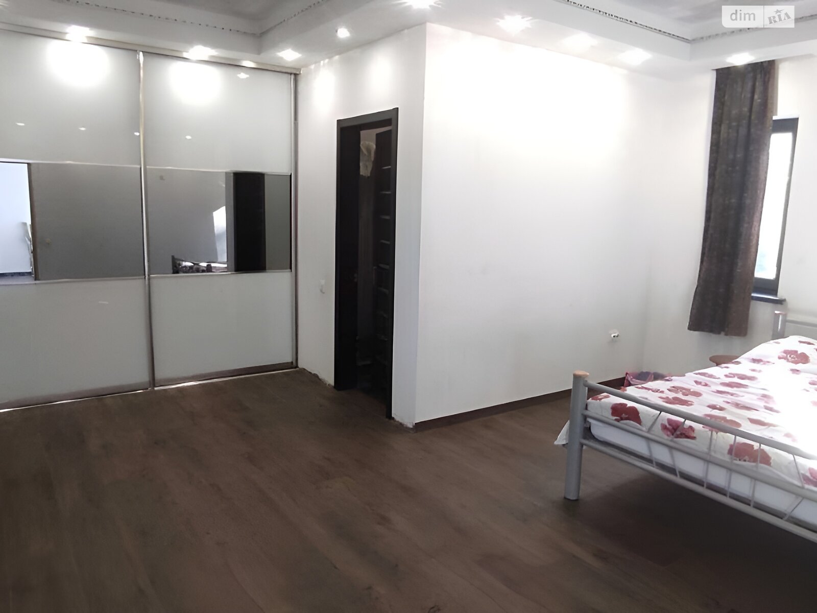 двухэтажный дом, 295 кв. м, кирпич. Продажа в Юровке фото 1 двухэтажный дом, 295 кв. м, кирпич. Продажа в Юровке фото 1