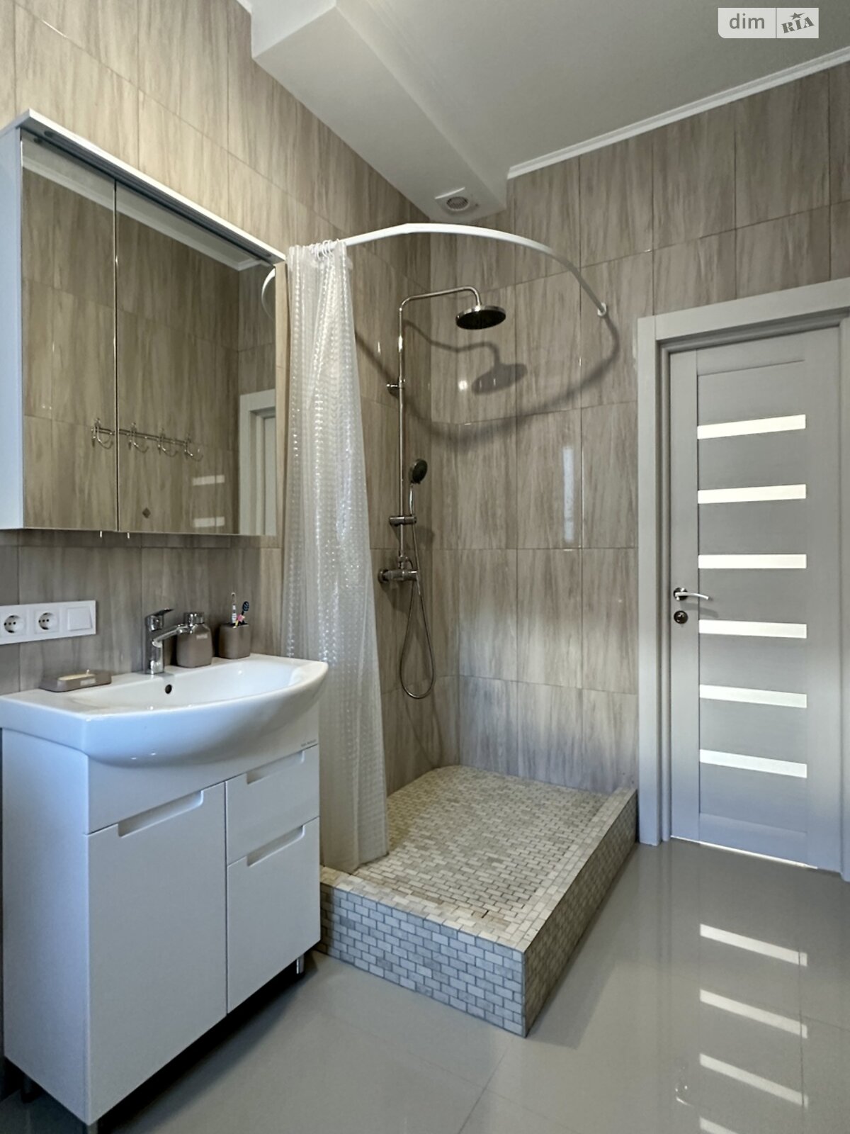 двухэтажный дом с верандой, 133.4 кв. м, пеноблок. Продажа в Юровке фото 1