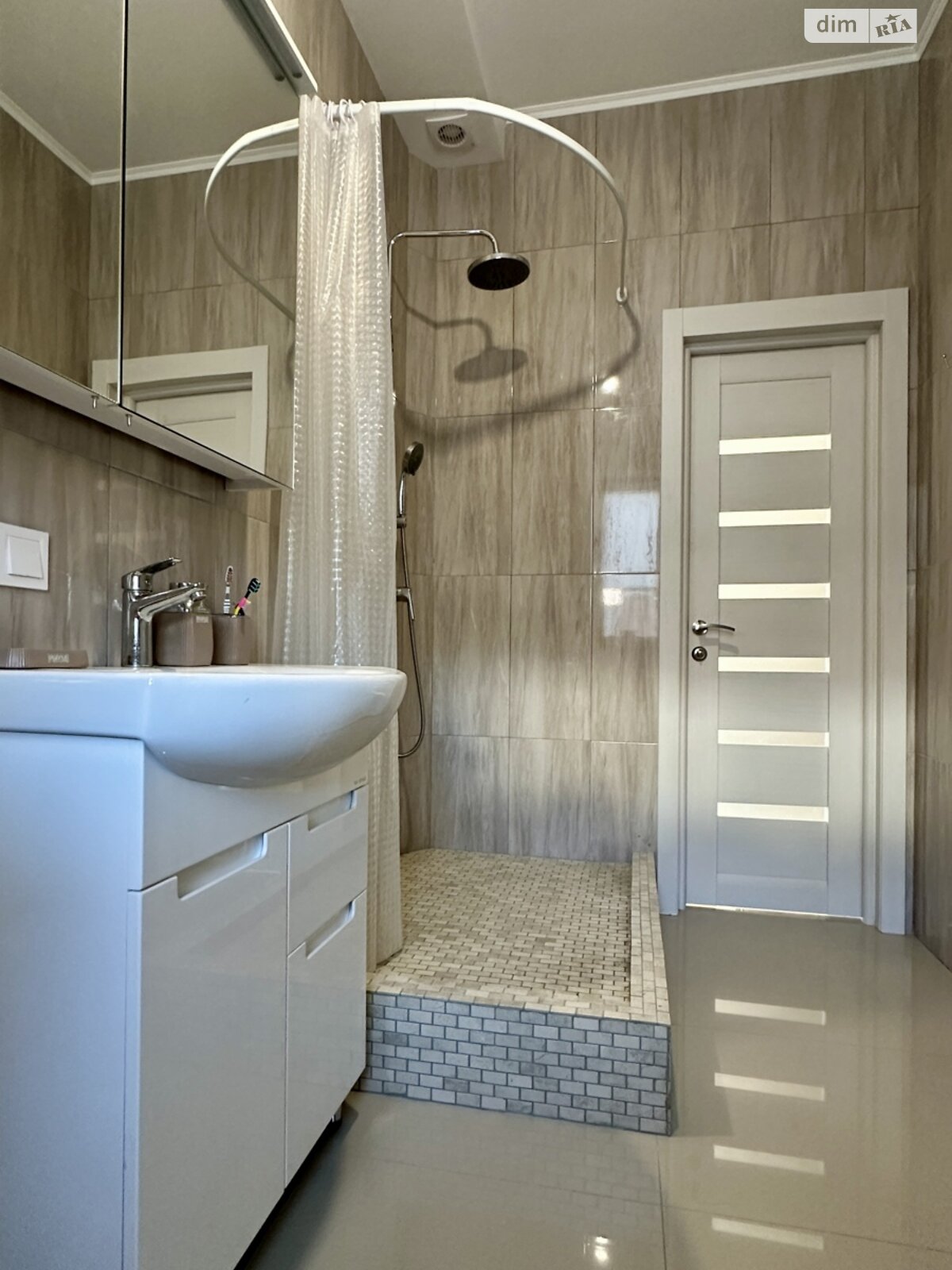 двухэтажный дом с верандой, 133.4 кв. м, пеноблок. Продажа в Юровке фото 1