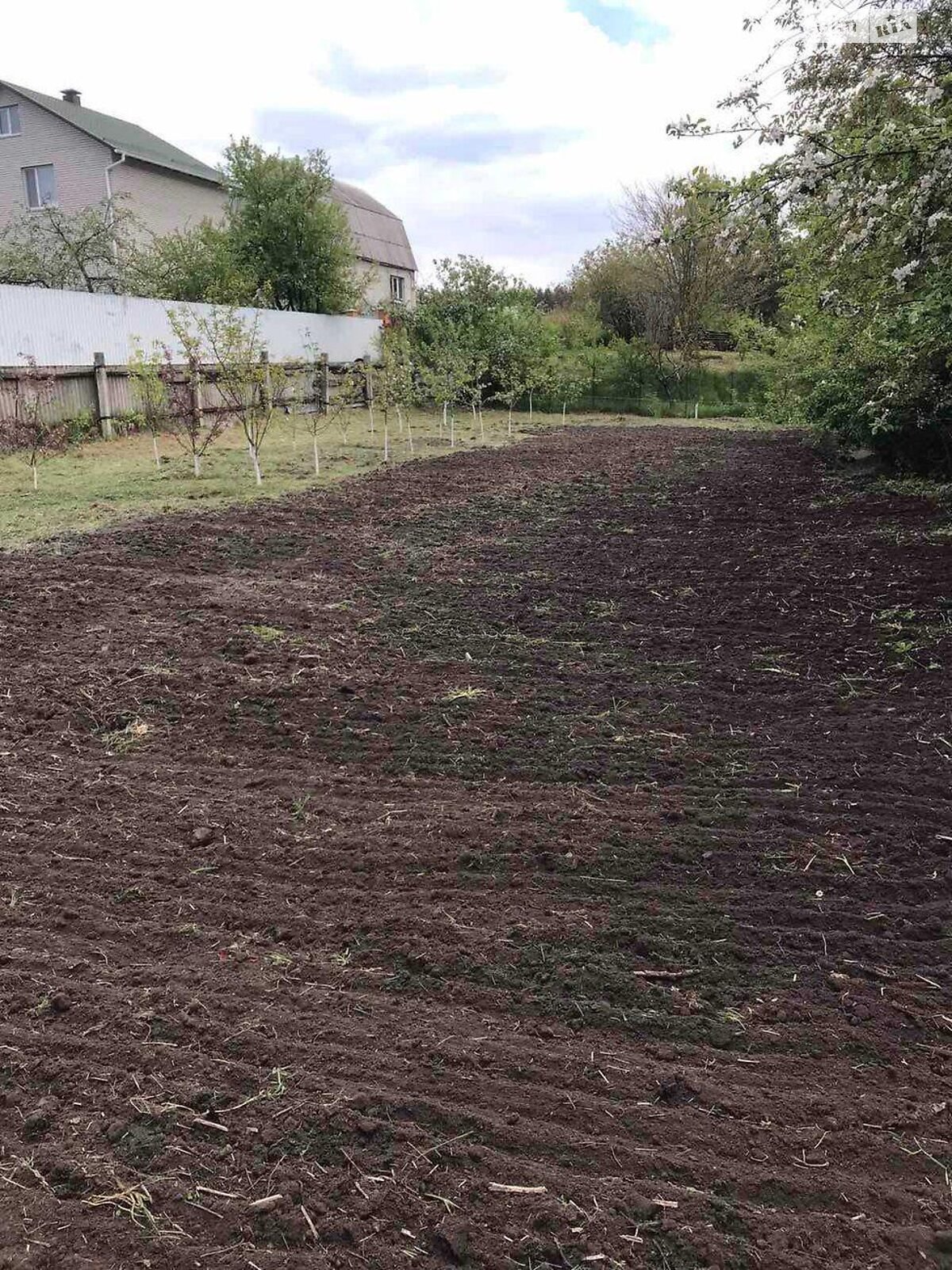 трехэтажный дом беседка, 50 кв. м, кирпич. Продажа в Забучье фото 1 трехэтажный дом беседка, 50 кв. м, кирпич. Продажа в Забучье фото 1