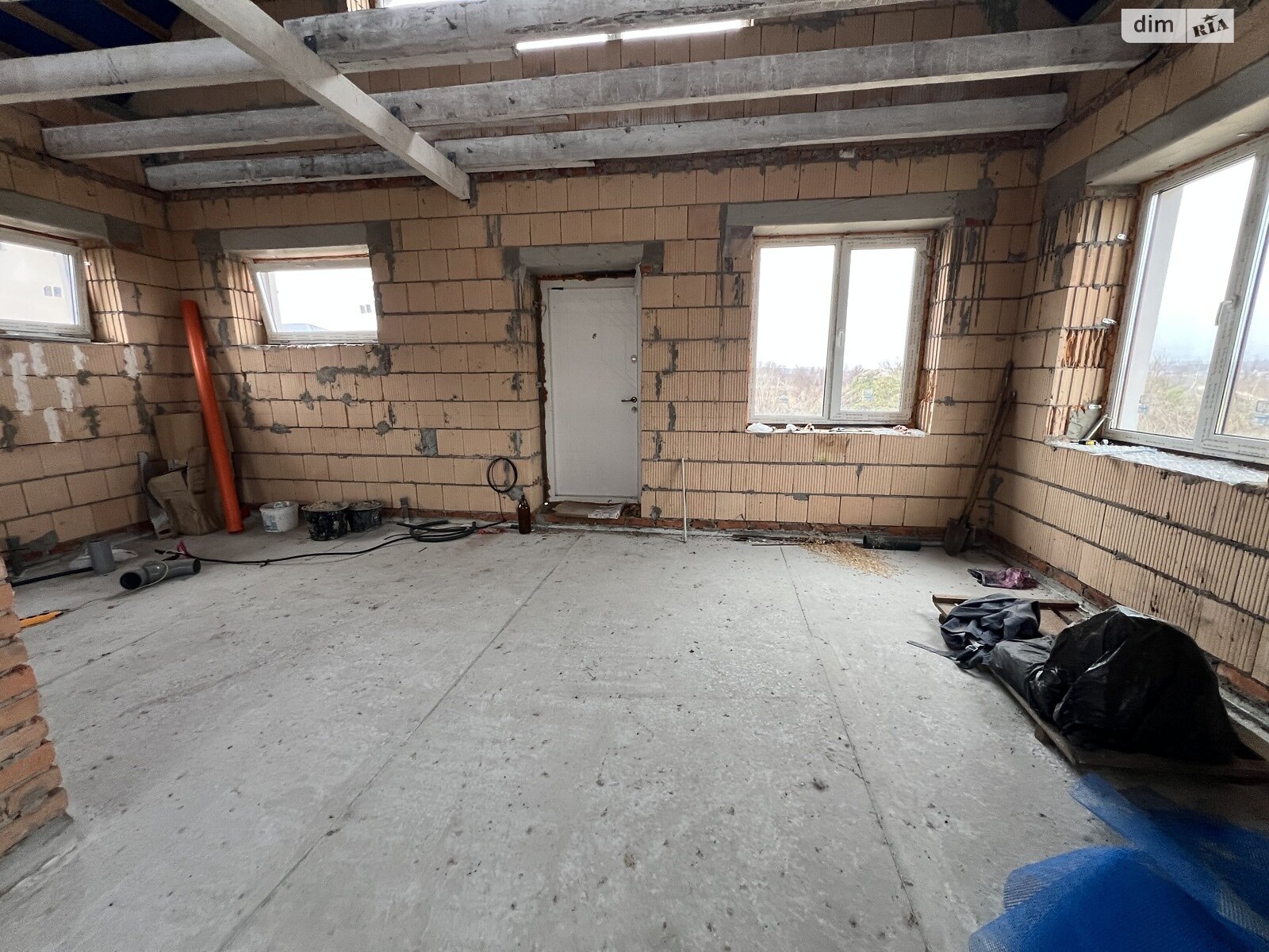 двоповерховий будинок з опаленням, 120 кв. м, цегла. Продаж у Забуччі фото 1 двоповерховий будинок з опаленням, 120 кв. м, цегла. Продаж у Забуччі фото 1