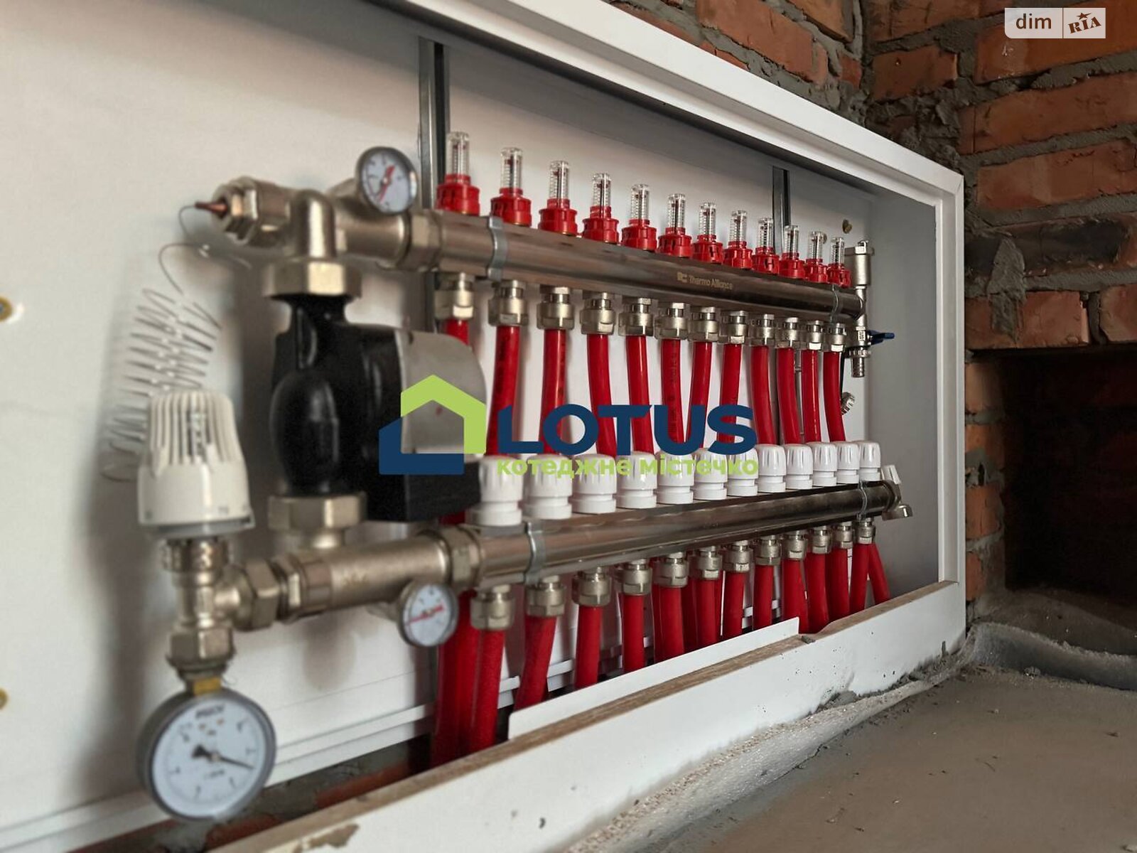 одноэтажный дом с гаражом, 175 кв. м, кирпич. Продажа в Забырье фото 1