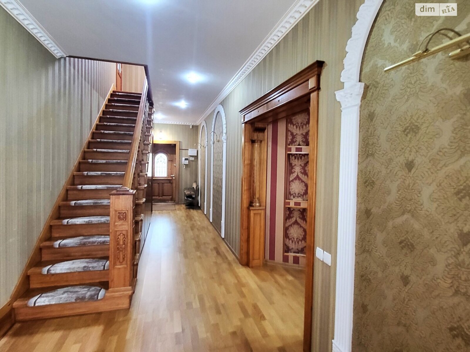 двухэтажный дом с балконом, 245.5 кв. м, кирпич. Продажа в Запорожье район Большой Луг фото 1 двухэтажный дом с балконом, 245.5 кв. м, кирпич. Продажа в Запорожье район Большой Луг фото 1