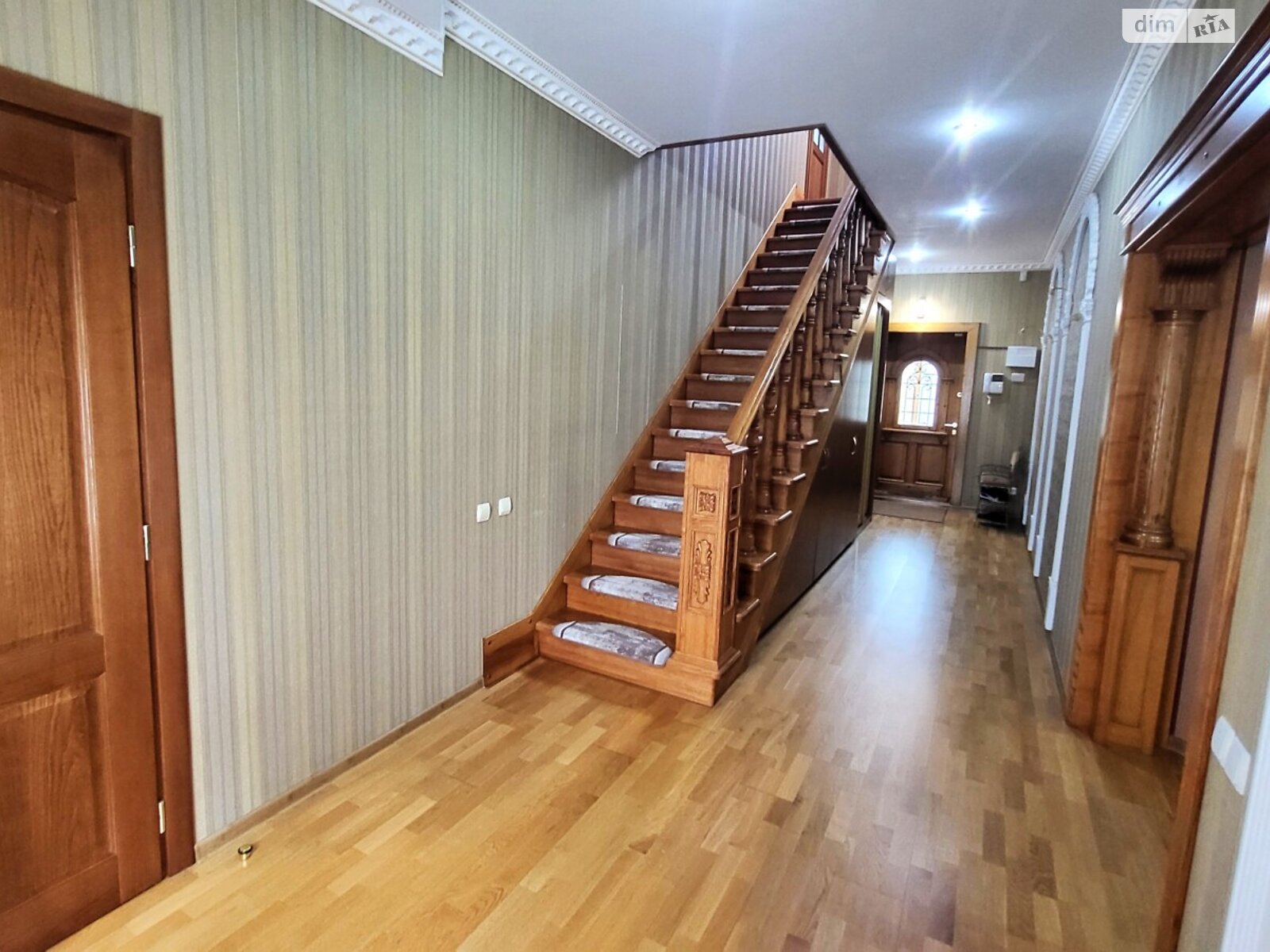 двухэтажный дом с балконом, 245.5 кв. м, кирпич. Продажа в Запорожье район Большой Луг фото 1 двухэтажный дом с балконом, 245.5 кв. м, кирпич. Продажа в Запорожье район Большой Луг фото 1