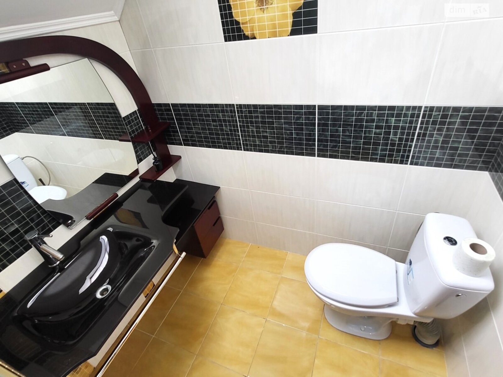 двухэтажный дом с балконом, 245.5 кв. м, кирпич. Продажа в Запорожье район Большой Луг фото 1 двухэтажный дом с балконом, 245.5 кв. м, кирпич. Продажа в Запорожье район Большой Луг фото 1