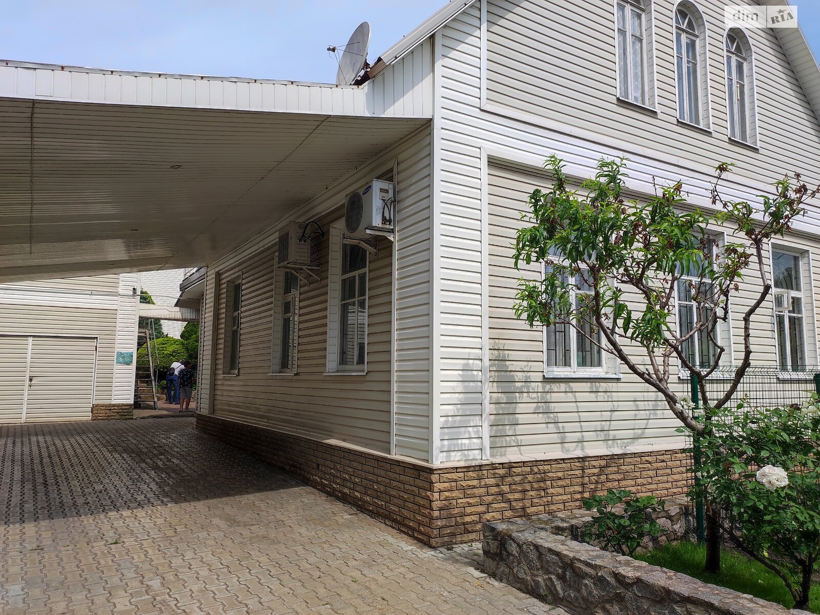 двухэтажный дом с гаражом, 300 кв. м, кирпич. Продажа в Запорожье район Бородинский фото 1