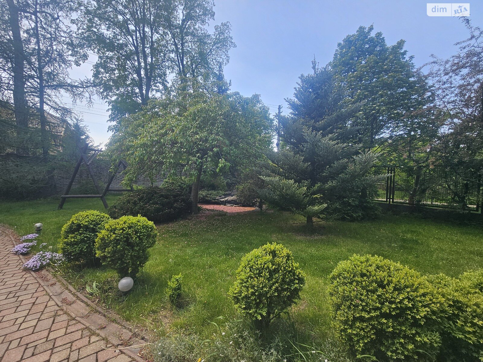 трехэтажный дом с верандой, 377 кв. м, кирпич. Продажа в Запорожье район Днепровский (Ленинский) фото 1 трехэтажный дом с верандой, 377 кв. м, кирпич. Продажа в Запорожье район Днепровский (Ленинский) фото 1