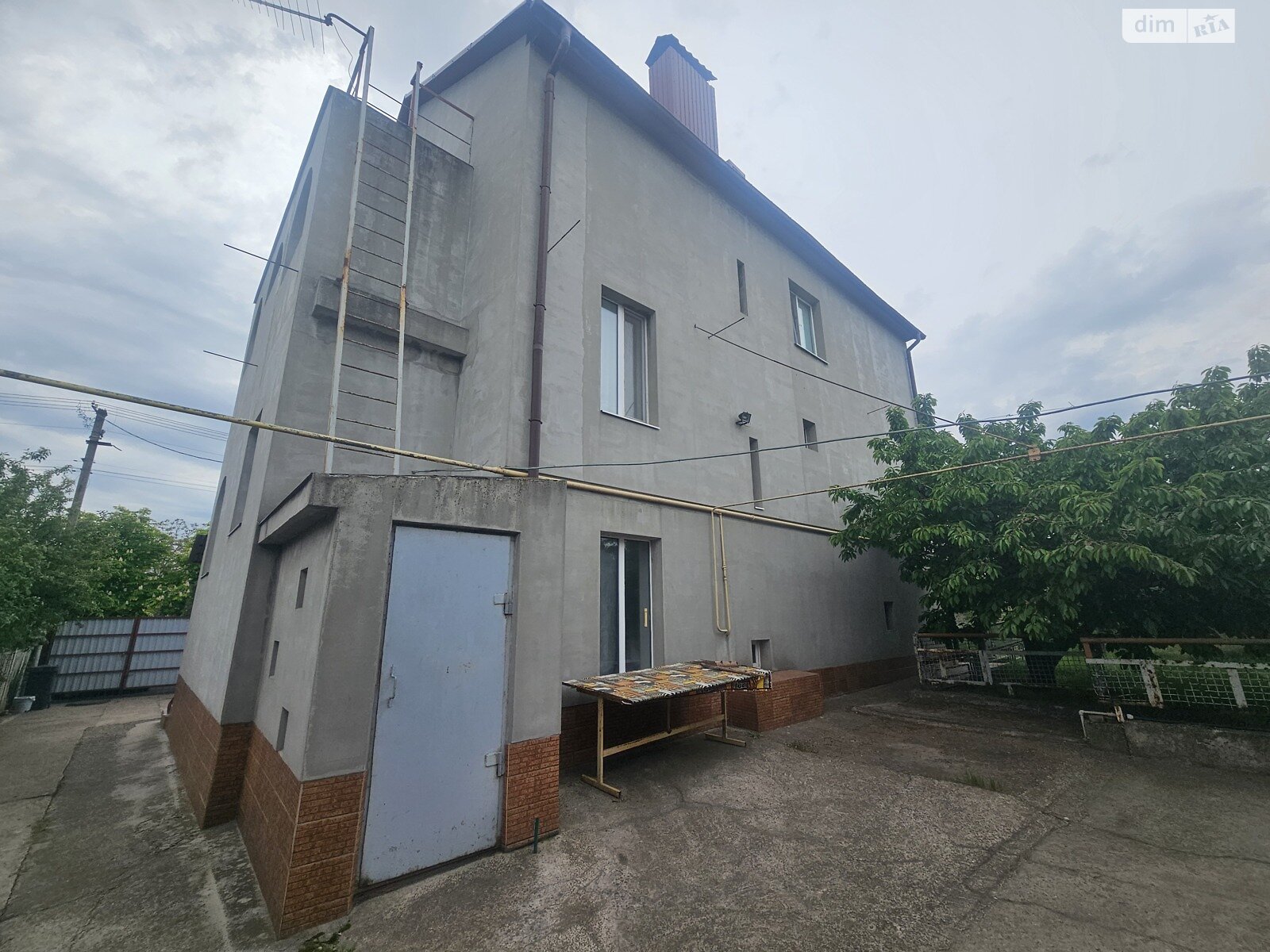трехэтажный дом, 250 кв. м, кирпич. Продажа в Запорожье район Днепровский (Ленинский) фото 1 трехэтажный дом, 250 кв. м, кирпич. Продажа в Запорожье район Днепровский (Ленинский) фото 1