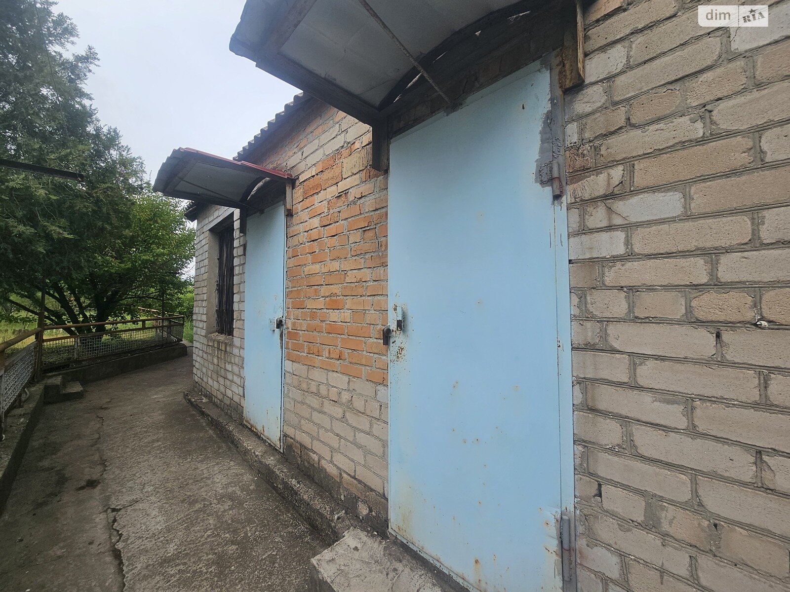трехэтажный дом, 250 кв. м, кирпич. Продажа в Запорожье район Днепровский (Ленинский) фото 1 трехэтажный дом, 250 кв. м, кирпич. Продажа в Запорожье район Днепровский (Ленинский) фото 1