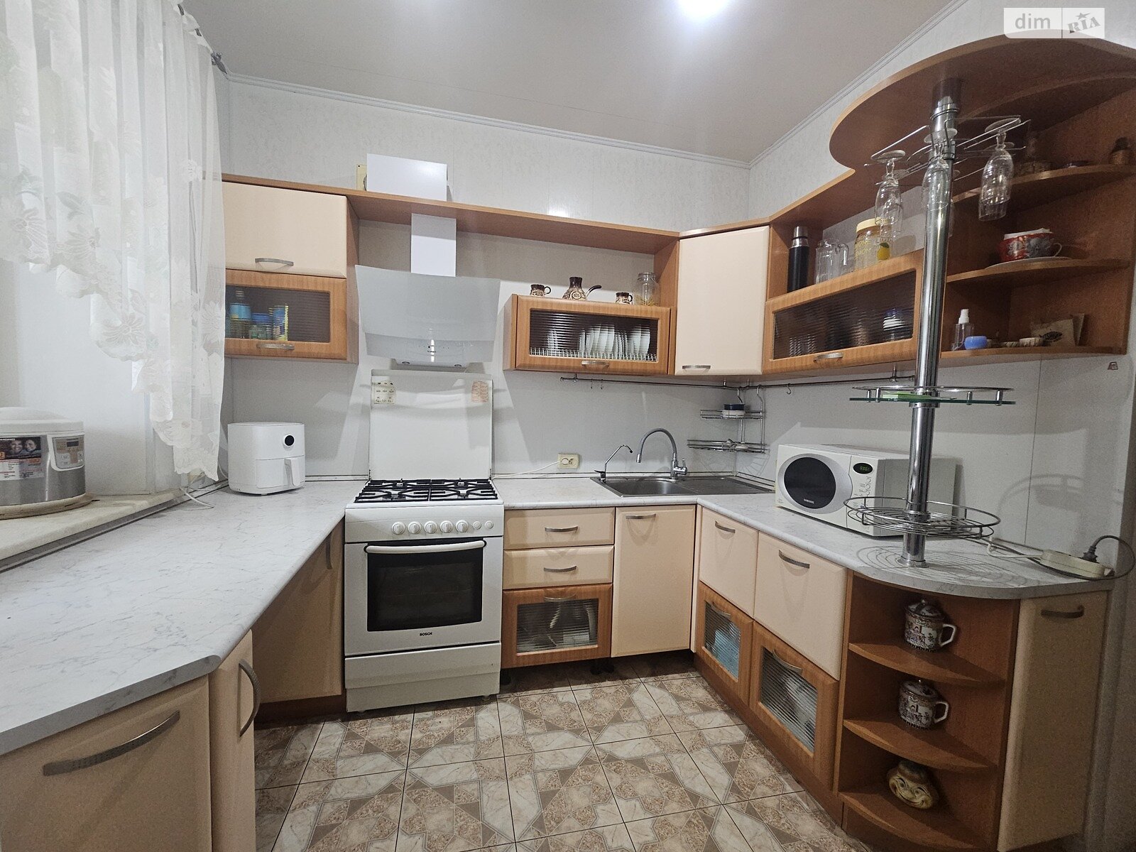 трехэтажный дом, 250 кв. м, кирпич. Продажа в Запорожье район Днепровский (Ленинский) фото 1 трехэтажный дом, 250 кв. м, кирпич. Продажа в Запорожье район Днепровский (Ленинский) фото 1