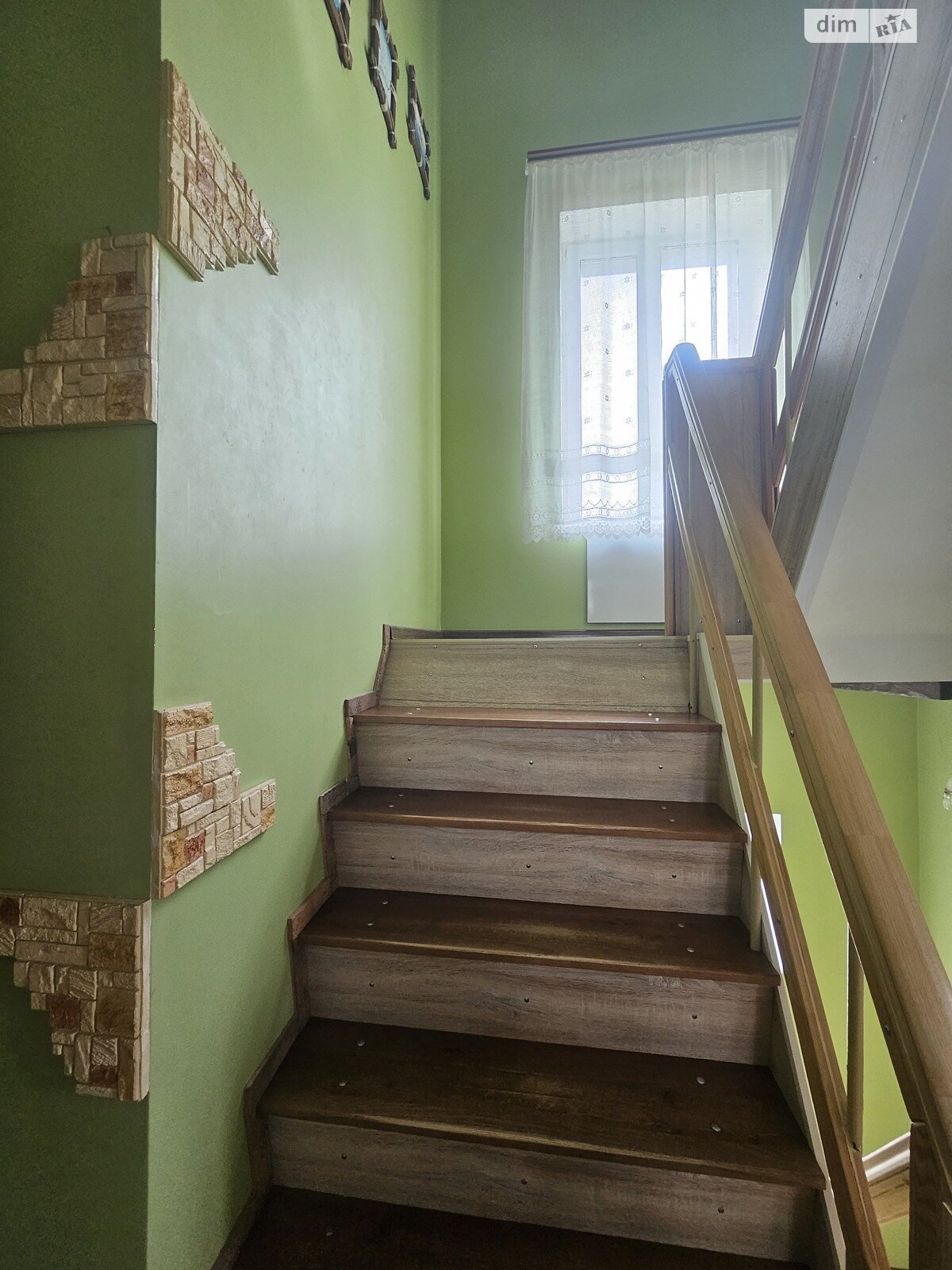 трехэтажный дом, 250 кв. м, кирпич. Продажа в Запорожье район Днепровский (Ленинский) фото 1 трехэтажный дом, 250 кв. м, кирпич. Продажа в Запорожье район Днепровский (Ленинский) фото 1