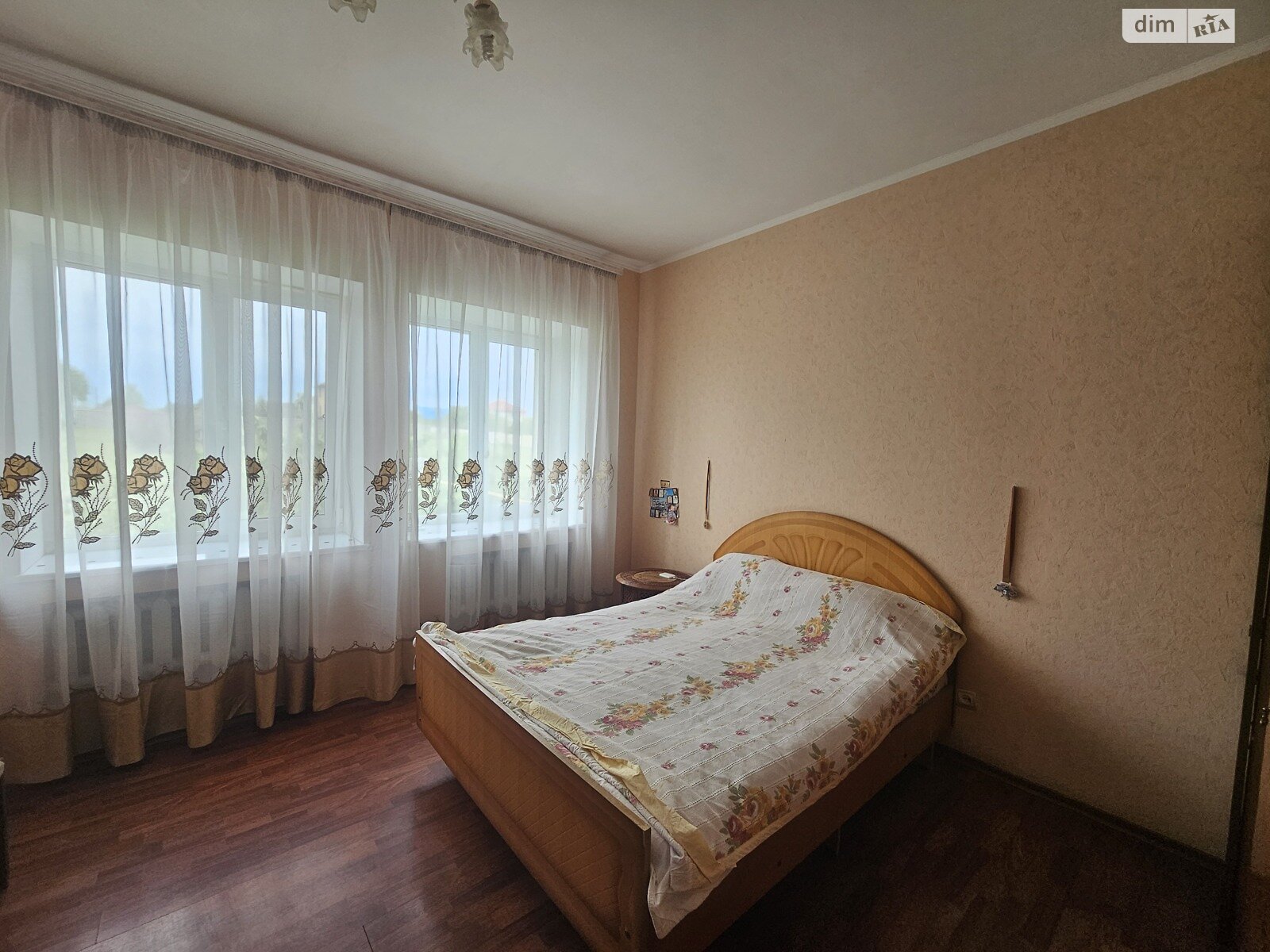трехэтажный дом, 250 кв. м, кирпич. Продажа в Запорожье район Днепровский (Ленинский) фото 1 трехэтажный дом, 250 кв. м, кирпич. Продажа в Запорожье район Днепровский (Ленинский) фото 1