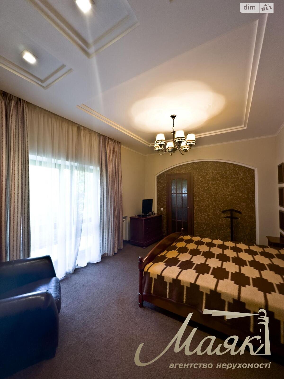 двоповерховий будинок з балконом, 350 кв. м, цегла. Продаж в Запоріжжі, район Дніпровський (Ленінський) фото 1 двоповерховий будинок з балконом, 350 кв. м, цегла. Продаж в Запоріжжі, район Дніпровський (Ленінський) фото 1