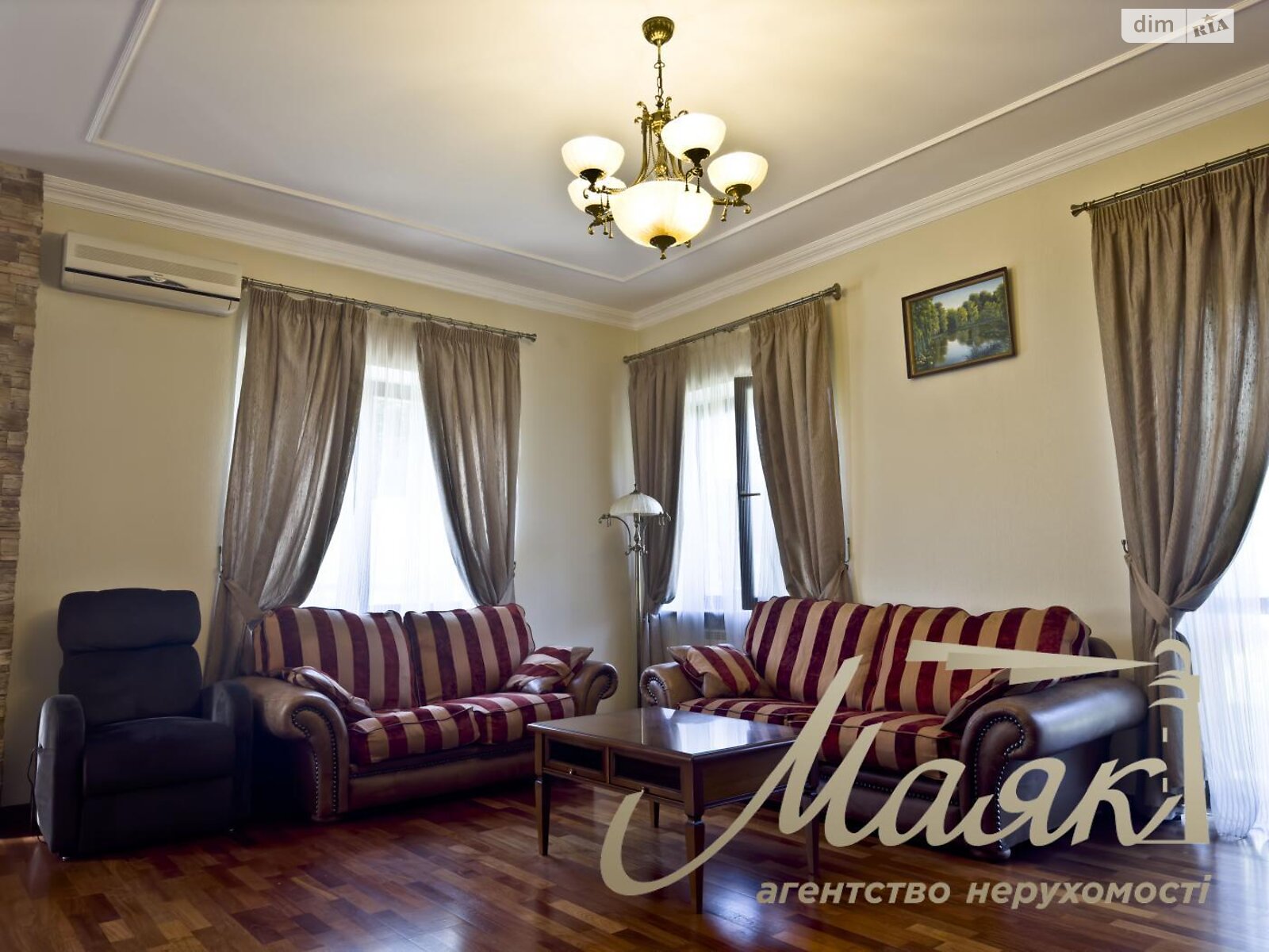 двоповерховий будинок з балконом, 350 кв. м, цегла. Продаж в Запоріжжі, район Дніпровський (Ленінський) фото 1 двоповерховий будинок з балконом, 350 кв. м, цегла. Продаж в Запоріжжі, район Дніпровський (Ленінський) фото 1