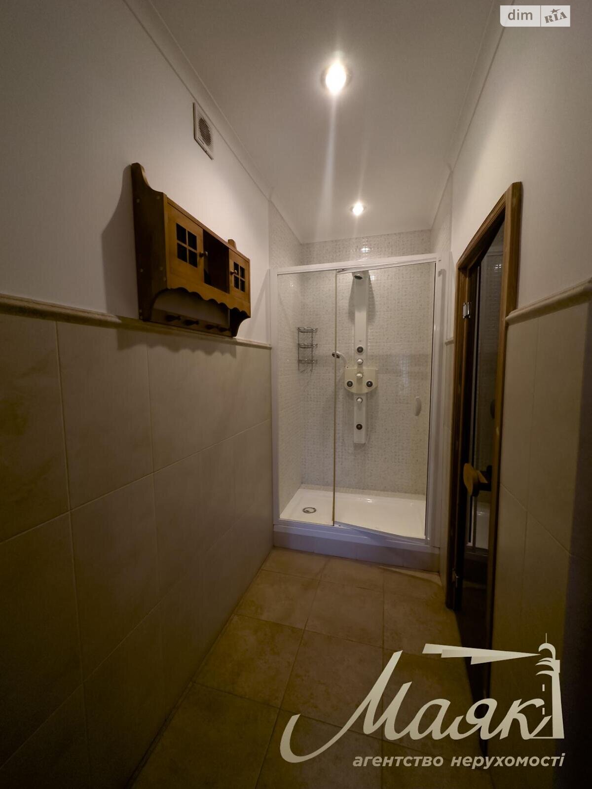 двоповерховий будинок з балконом, 350 кв. м, цегла. Продаж в Запоріжжі, район Дніпровський (Ленінський) фото 1 двоповерховий будинок з балконом, 350 кв. м, цегла. Продаж в Запоріжжі, район Дніпровський (Ленінський) фото 1