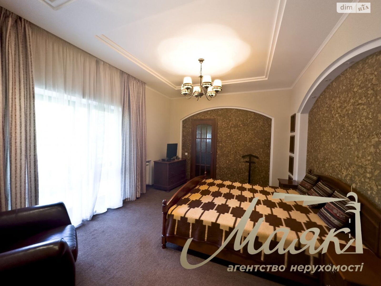 двоповерховий будинок з балконом, 350 кв. м, цегла. Продаж в Запоріжжі, район Дніпровський (Ленінський) фото 1 двоповерховий будинок з балконом, 350 кв. м, цегла. Продаж в Запоріжжі, район Дніпровський (Ленінський) фото 1